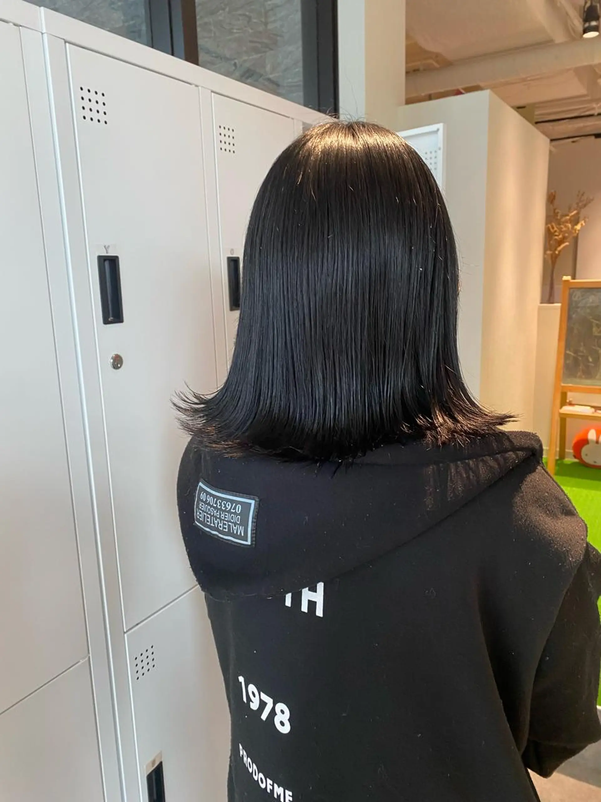 ミディアム カラー 黒髪 オスズ 🎀´-のヘアスタイル