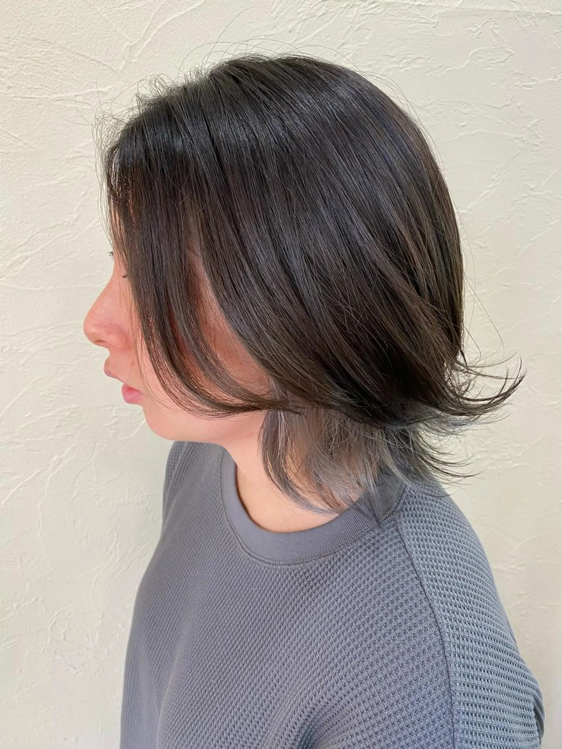 ミディアム カラー ブルーカラー ブルージュ インナーカラー ヘアカラー トリートメント ENIF ヤマグチアツコのヘアスタイル