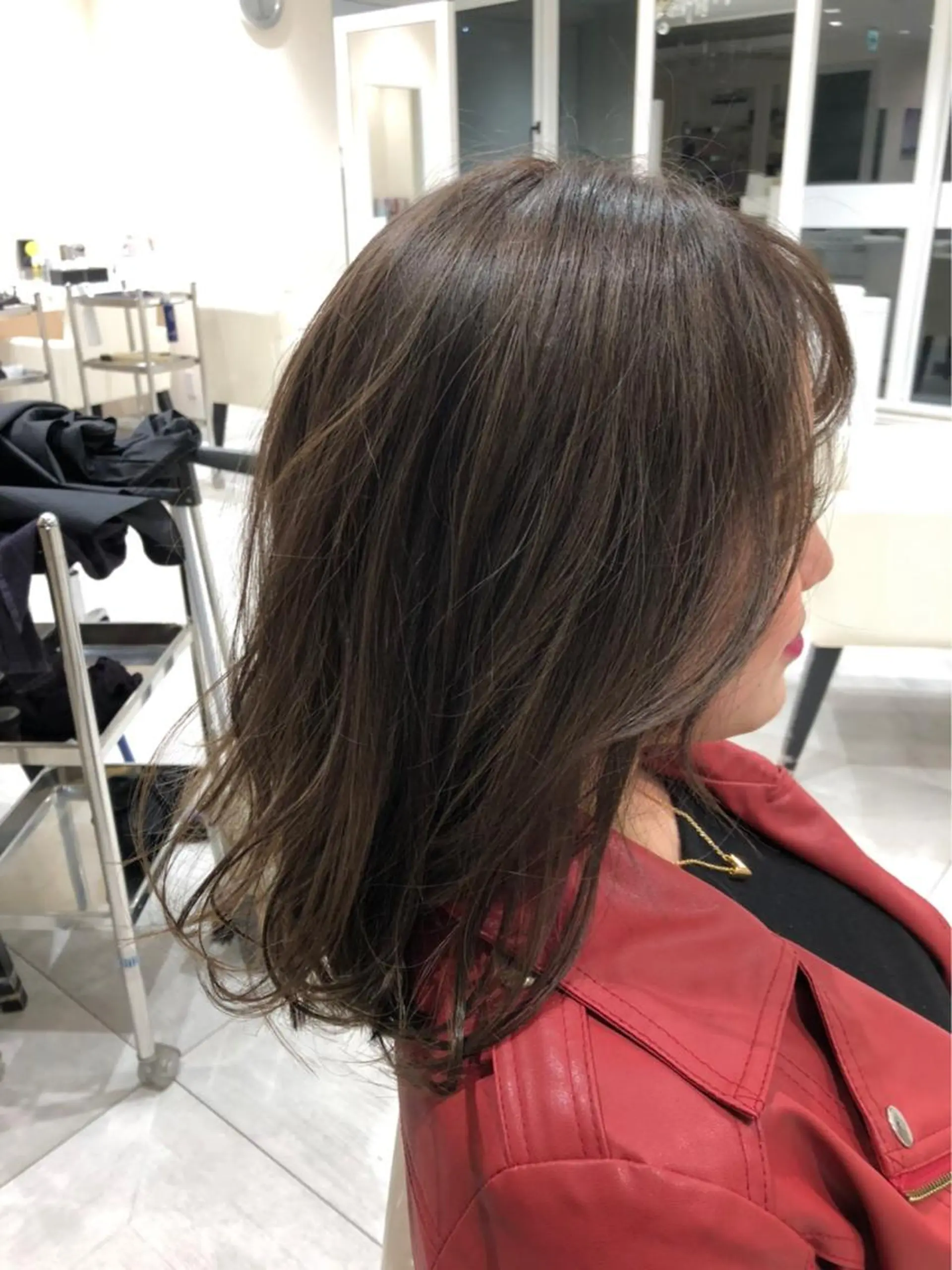 セミロング カラー ブリーチ グレージュ カット トリートメント 似合わせ🌿‬髪質 改善🧸RYUGOのヘアスタイル
