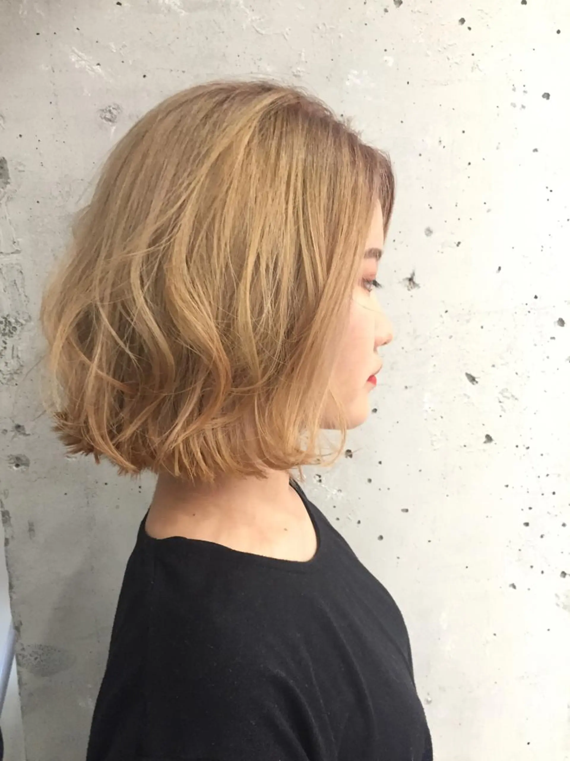 ミディアム 切りっぱなしボブ ボブ カット ヘアカラー to heart 十三店所属・稲田 結衣夏のヘアスタイル