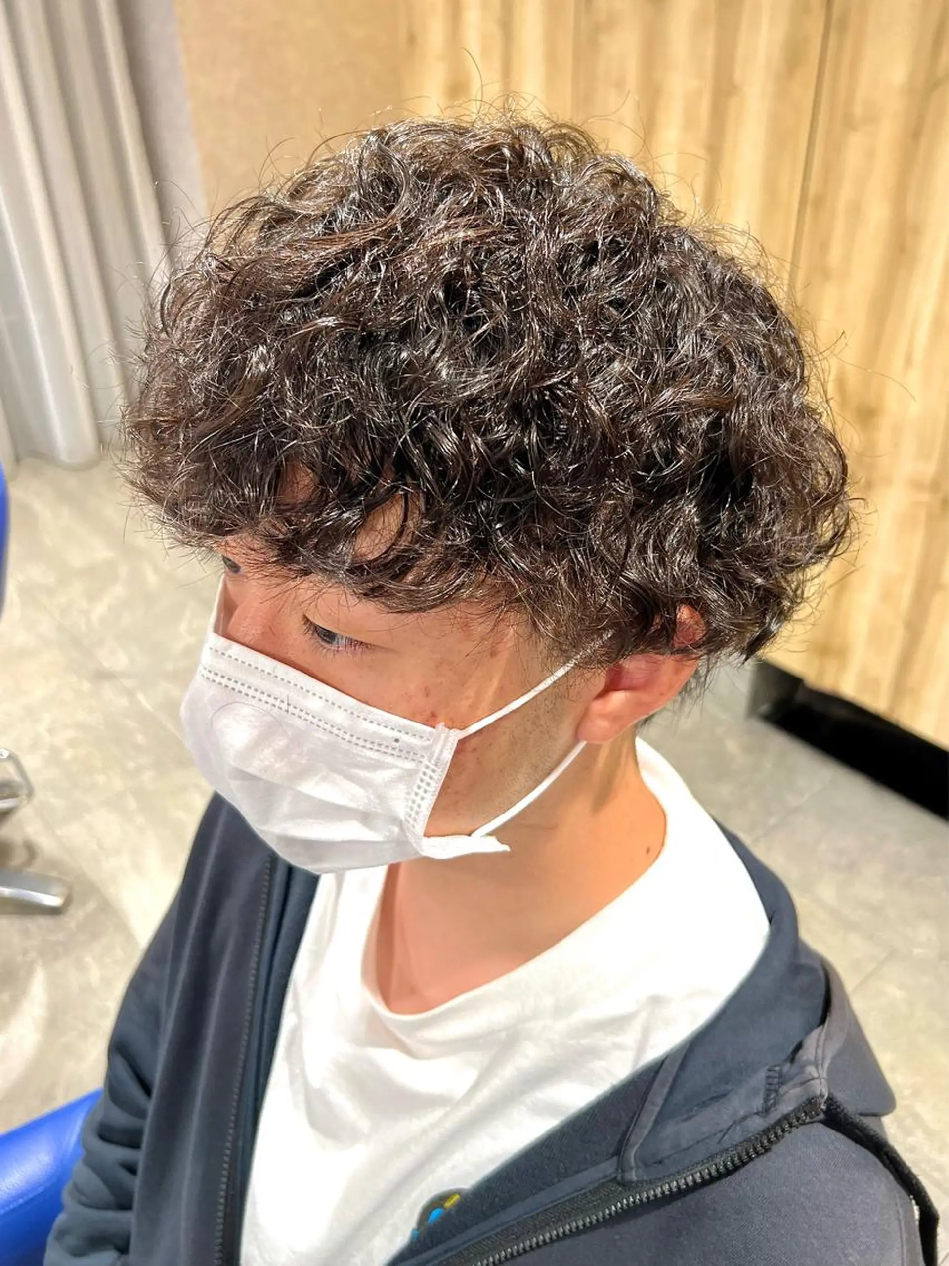 ショート パーマ ヘアアレンジ メンズ メンズパーマ メンズツイストパーマ ツイストスパイラルパーマ 波巻きパーマ 外国人風カラー メンズパーマ職人 加藤 弘貴のヘアスタイル