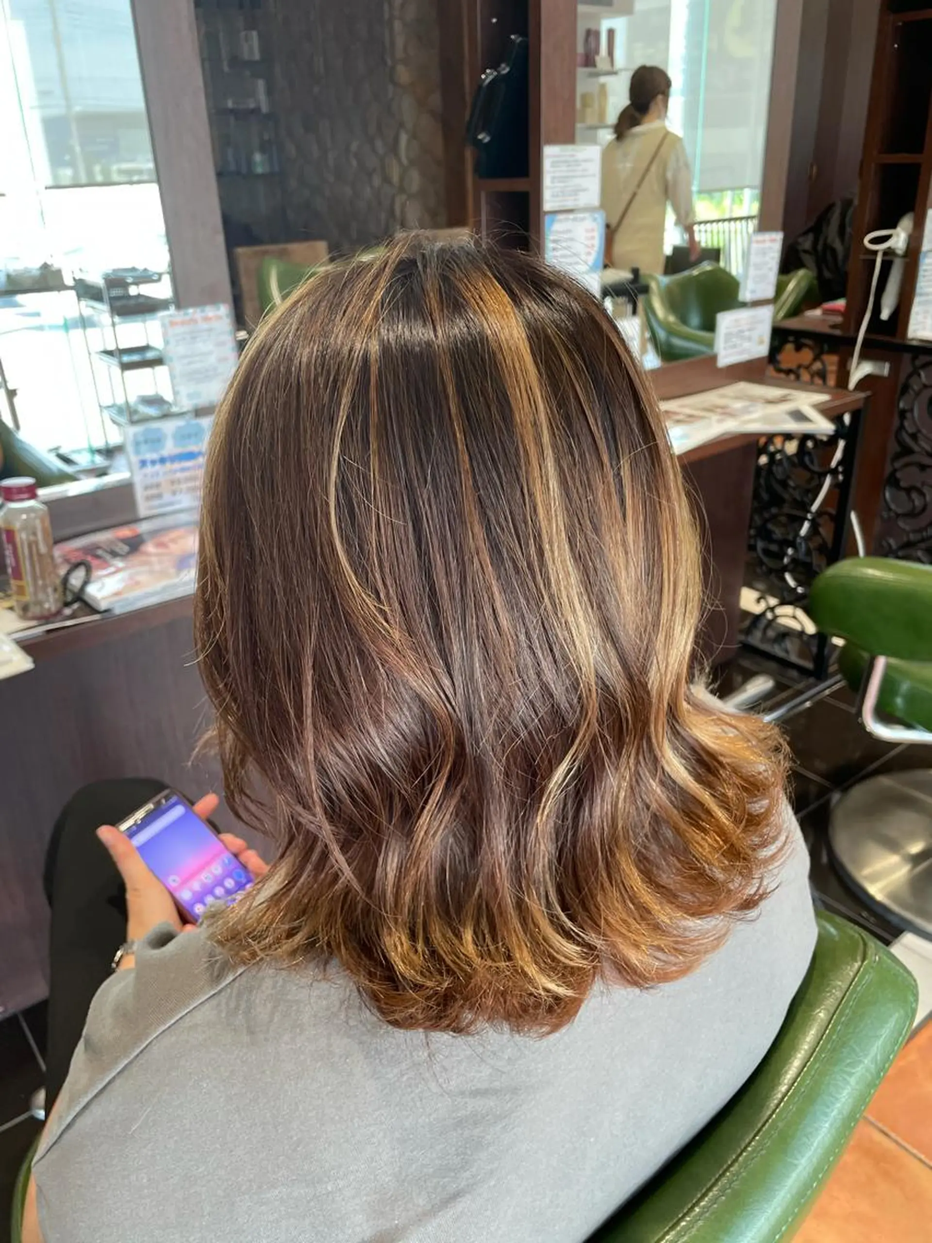 ミディアム カラーリスト菅澤 岳のヘアスタイル