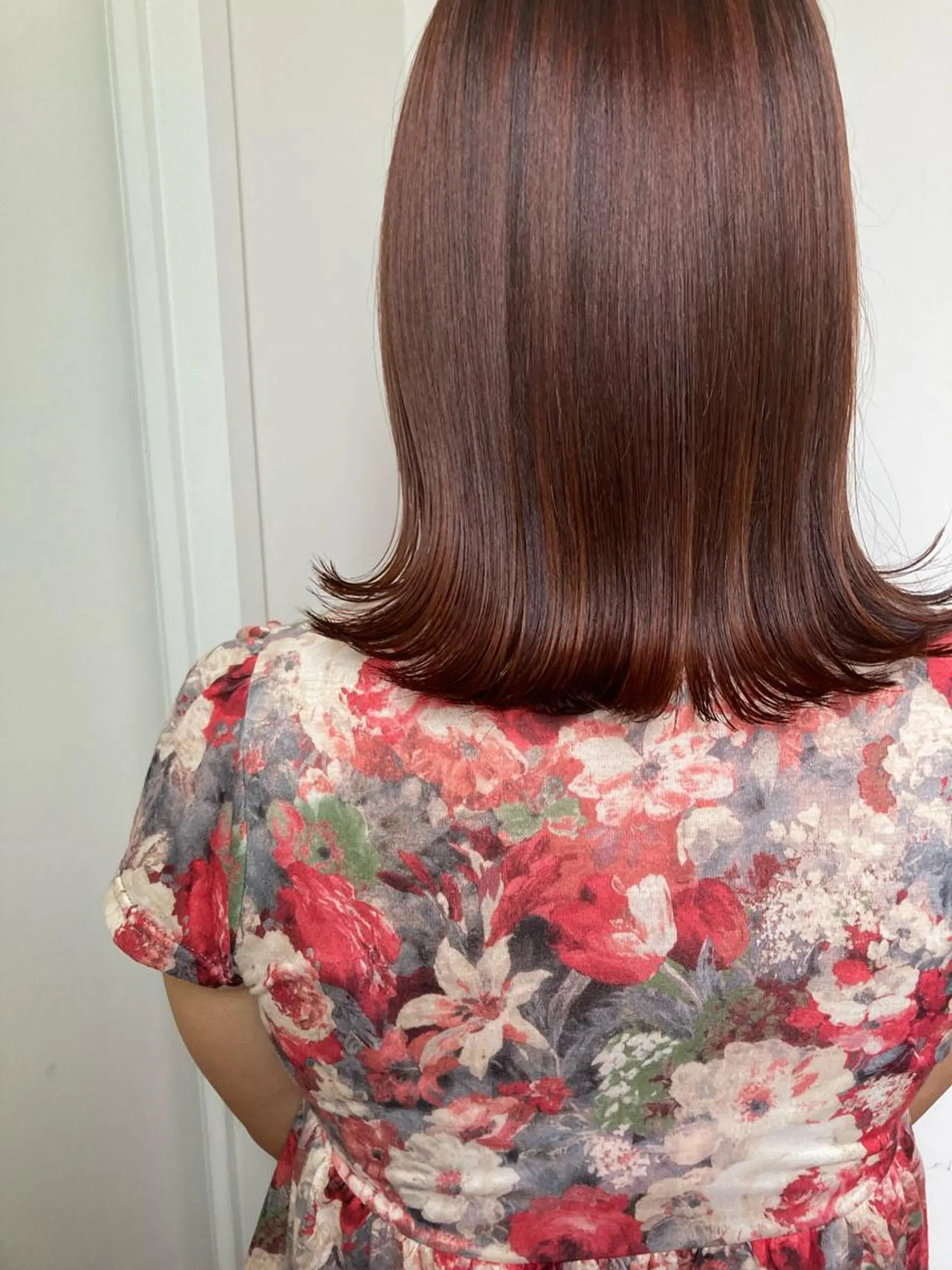 ミディアム カラー ブリーチ ブリーチなしカラー オレンジ オレンジピンク ピンクカラー カット 縮毛矯正 小木曽智美 /ボブ/ショートのヘアスタイル