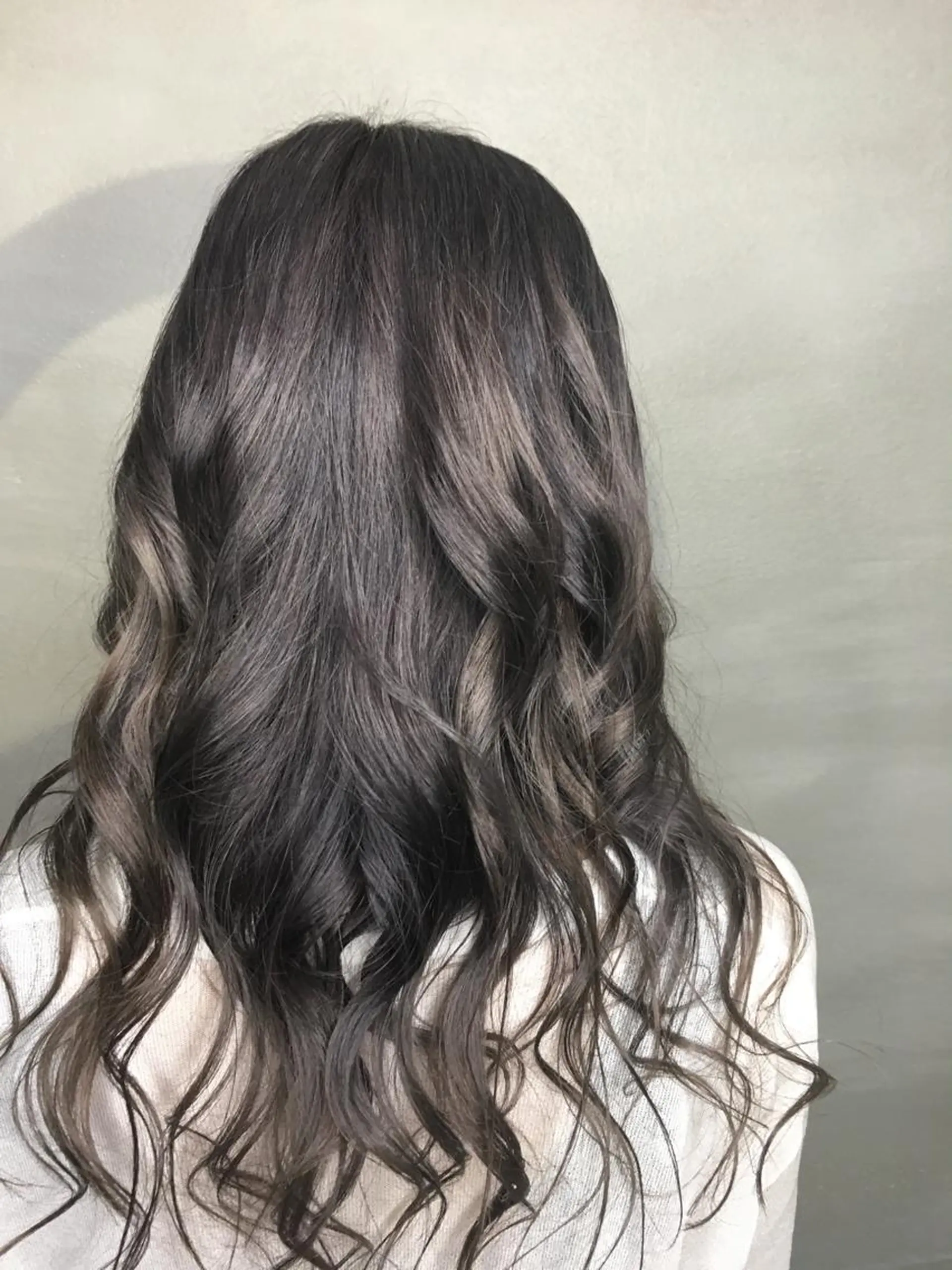 ロング カラー グレージュ カット ヘアカラー くまがい みゆ【edge.】のヘアスタイル