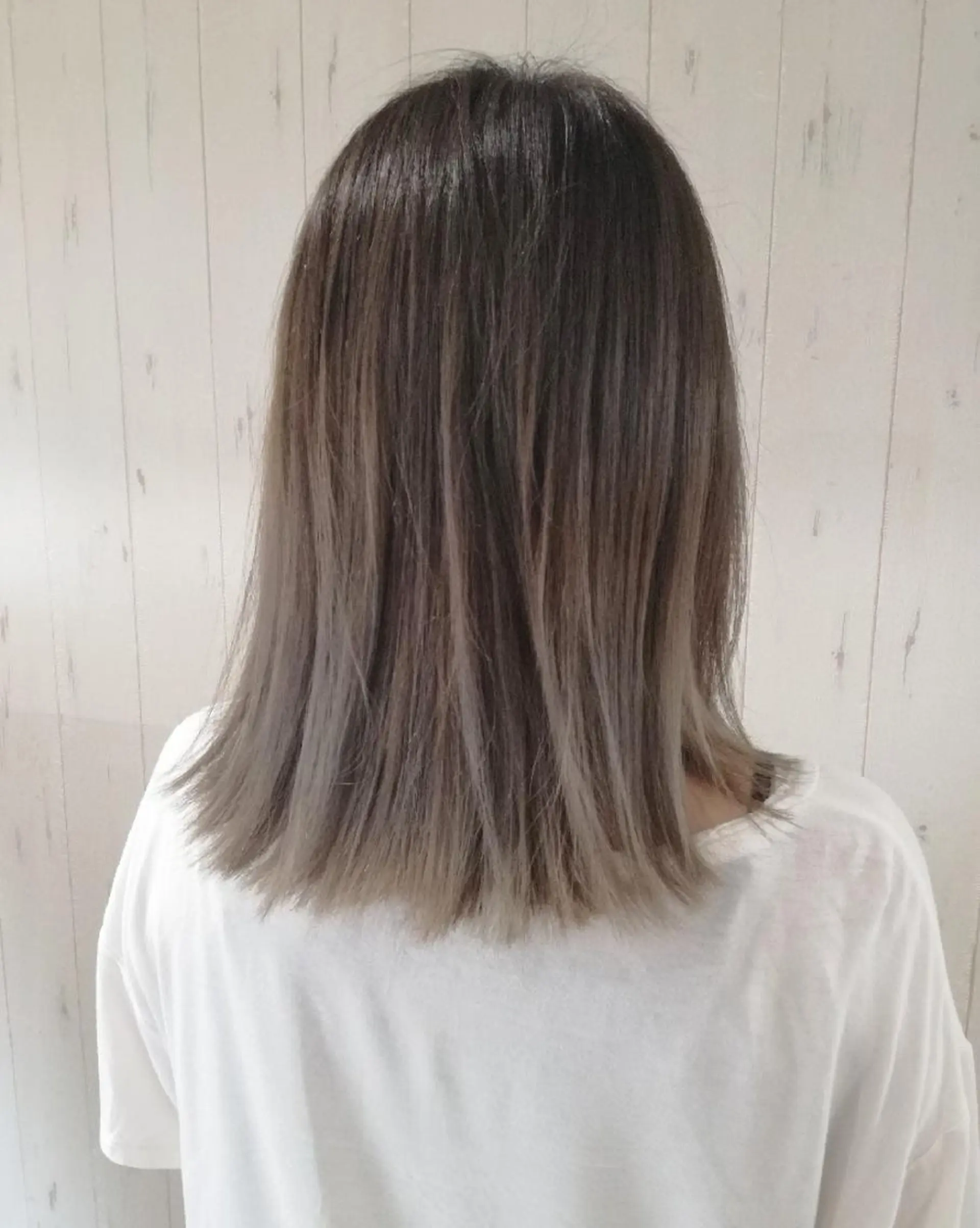 ミディアム カラー ブリーチ グラデーションカラー ハイライトカラー ハイライト 西川 敏夫のヘアスタイル