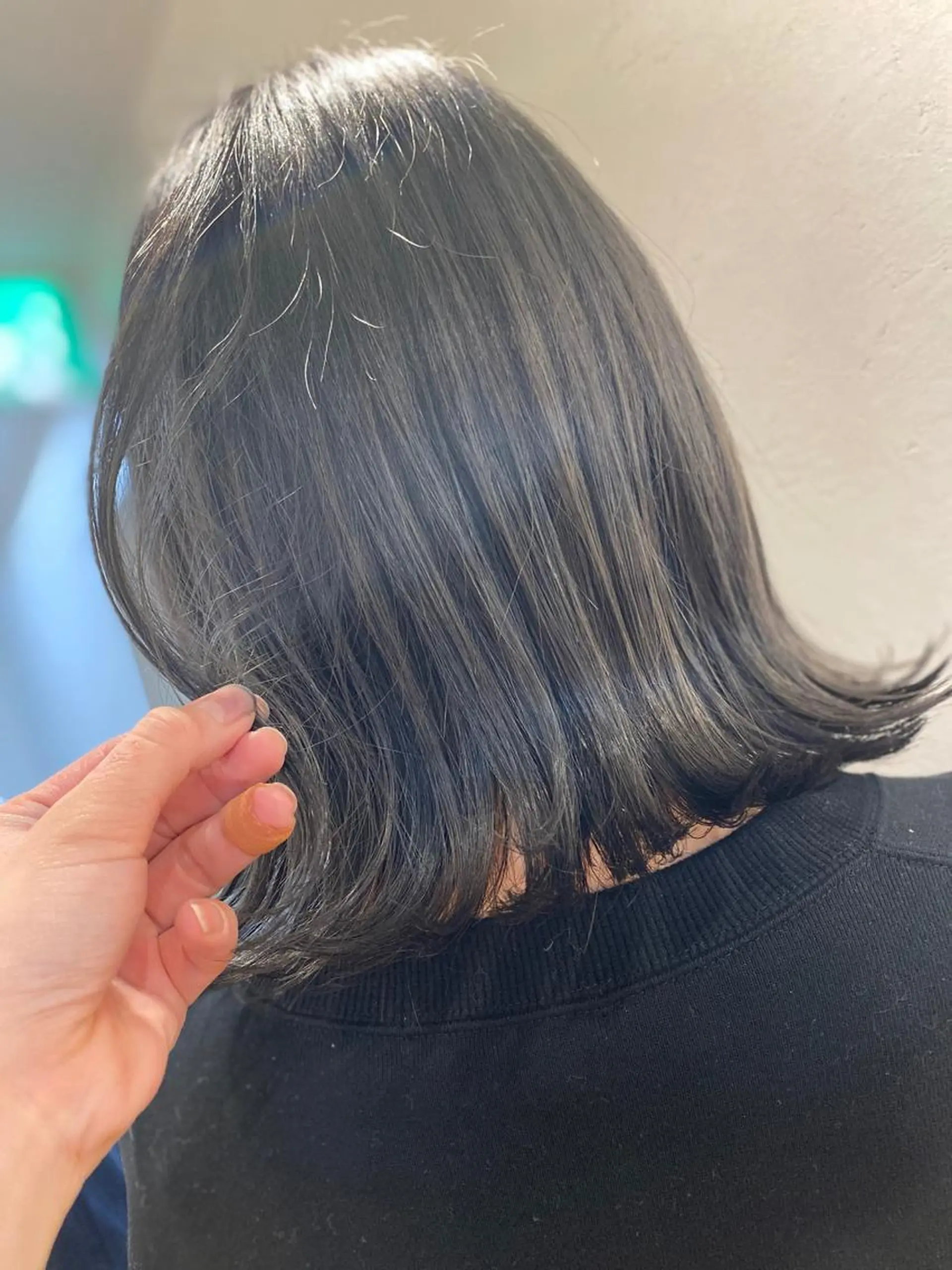 ミディアム カラー 大場 優のヘアスタイル