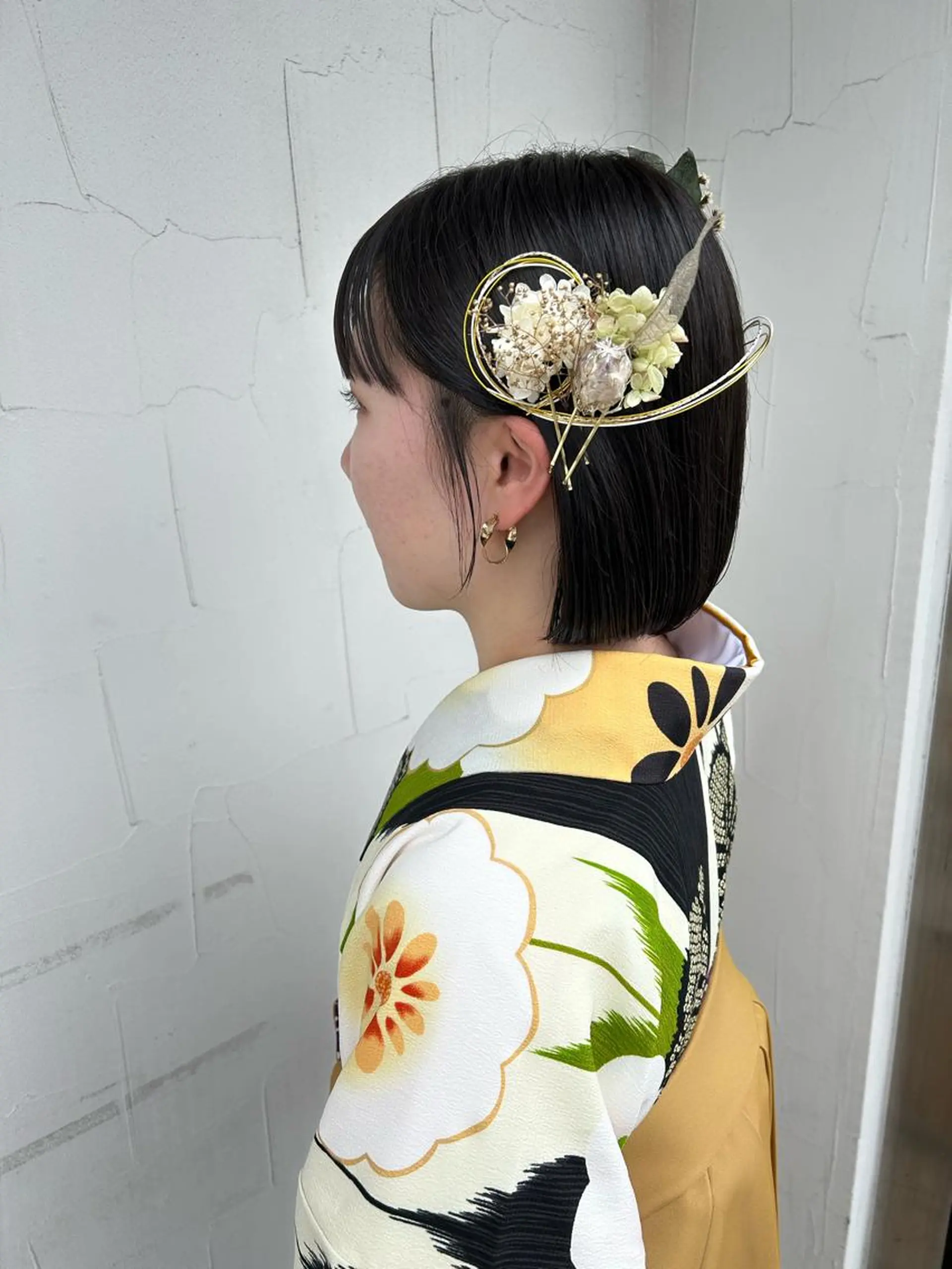 ショート カラー ヘアアレンジ 卒業式のヘアスタイル buy your own flowers:kava所属・yoda karenのヘアスタイル