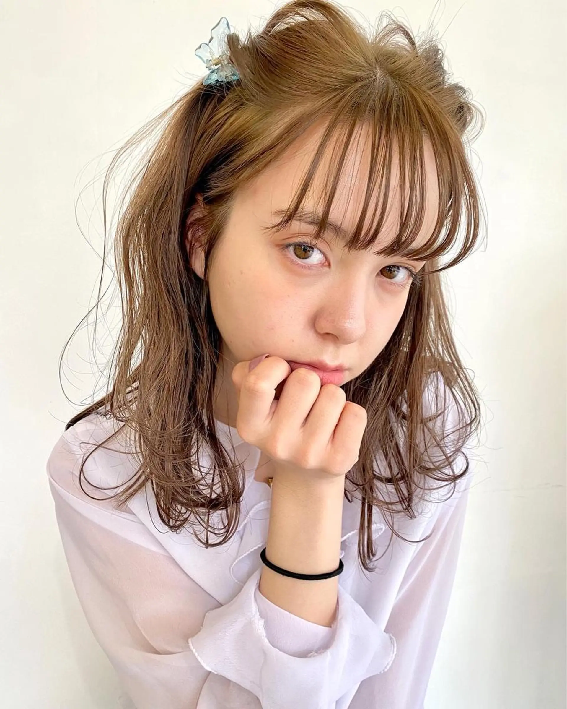 セミロング カラー ヘアアレンジ ベージュカラー カット ヘアカラー ハイトーン/顔まわり Nina💒のヘアスタイル