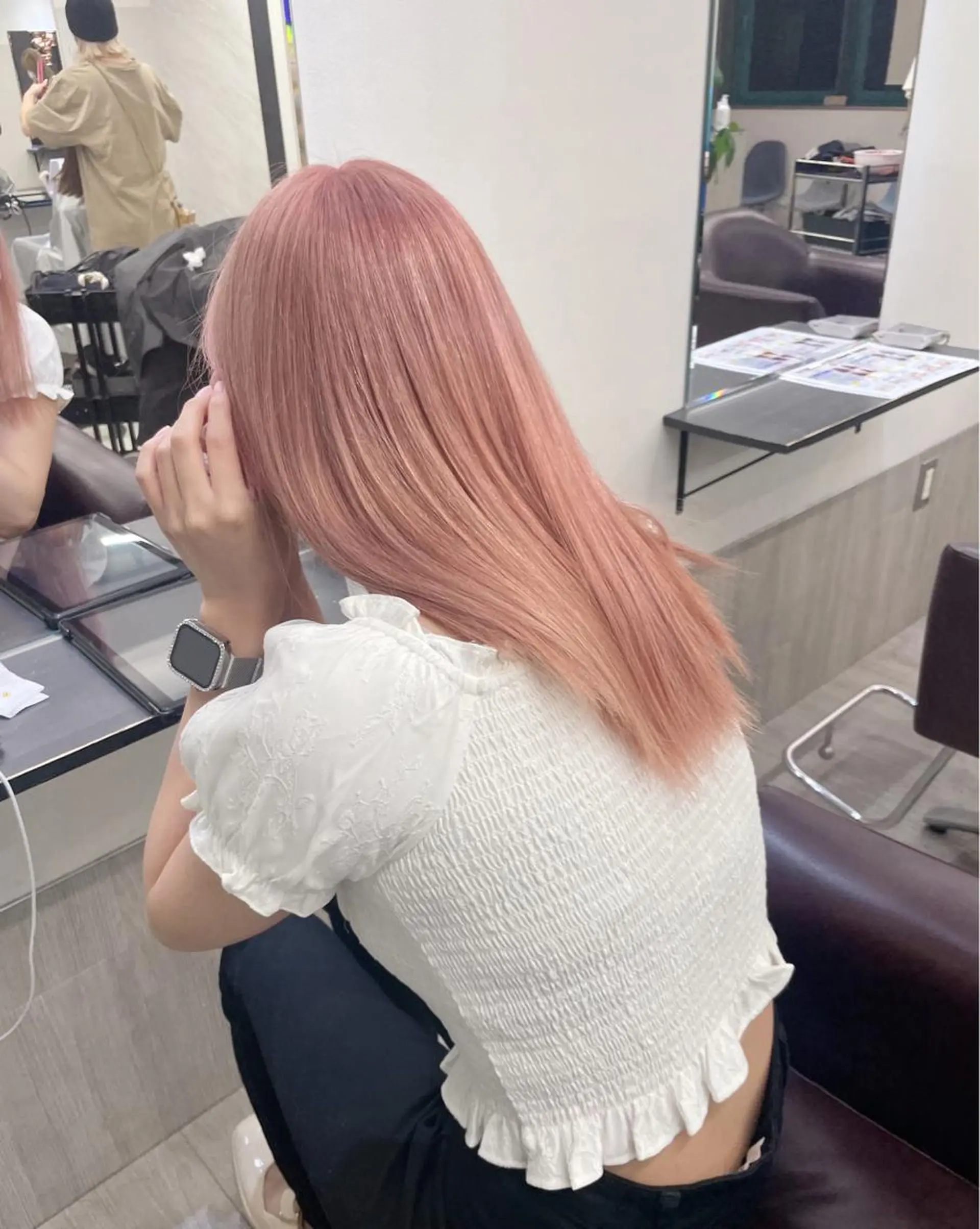 ロング maya レイヤーカットのヘアスタイル