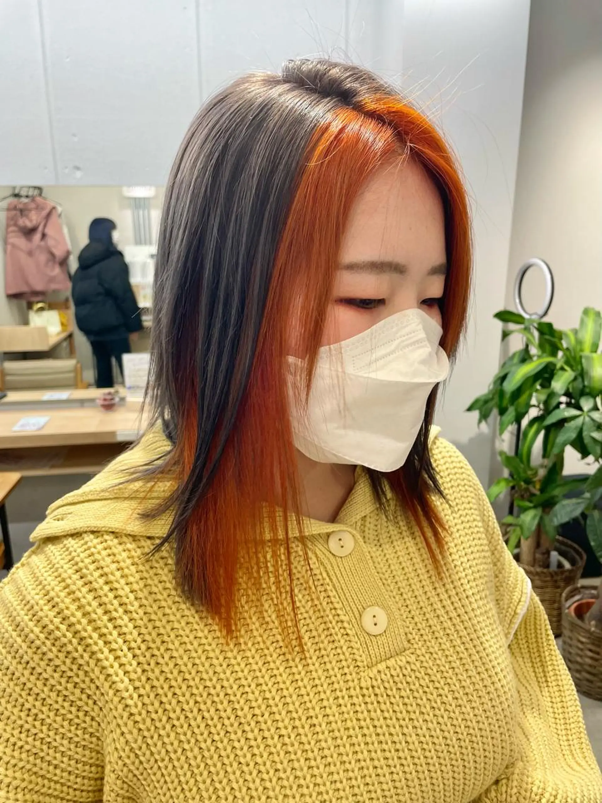 セミロング カット ヘアカラー SAEKI【ior 】北千住店ブリーチのヘアスタイル