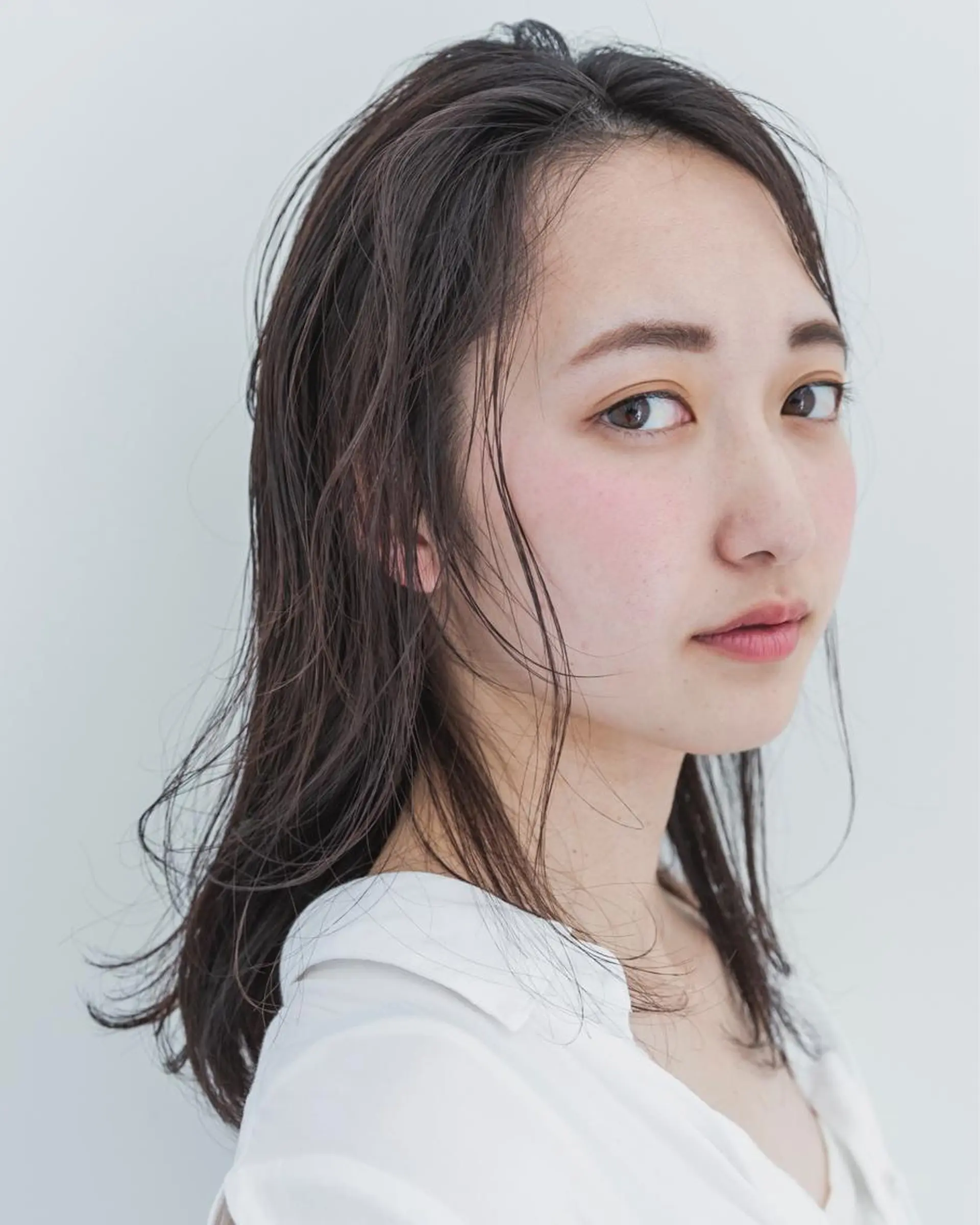 セミロング カラー ツジガキ ユウスケのヘアスタイル