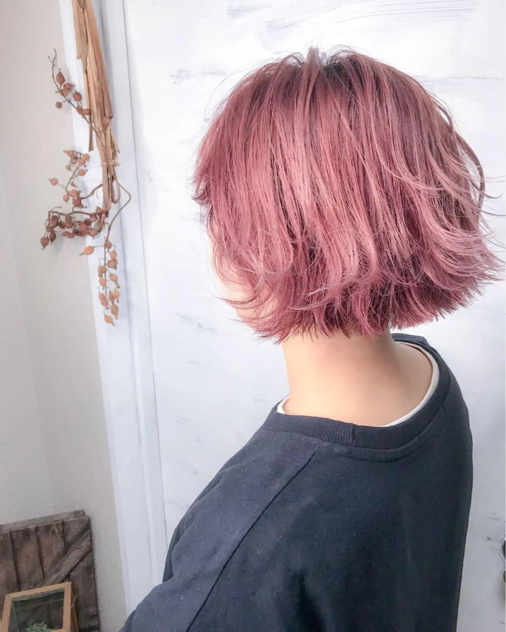 ショート カラー ブリーチ ピンクカラー ヘアカラー BOX mico.のヘアスタイル