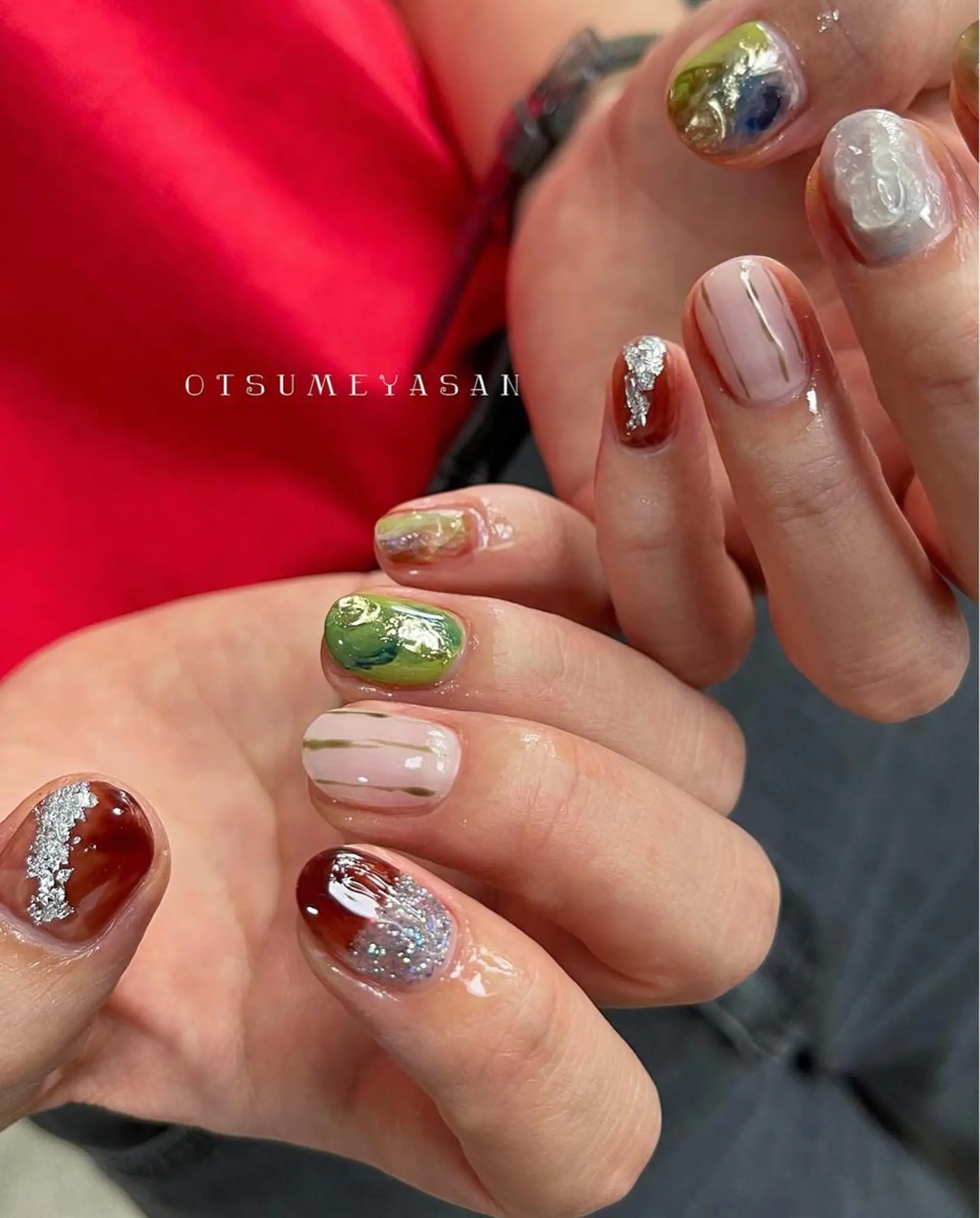 ネイル オーロラネイル ブルー ゴールド 韓国ネイル ラメ(グリッター) わたなべ ちかのネイルデザイン