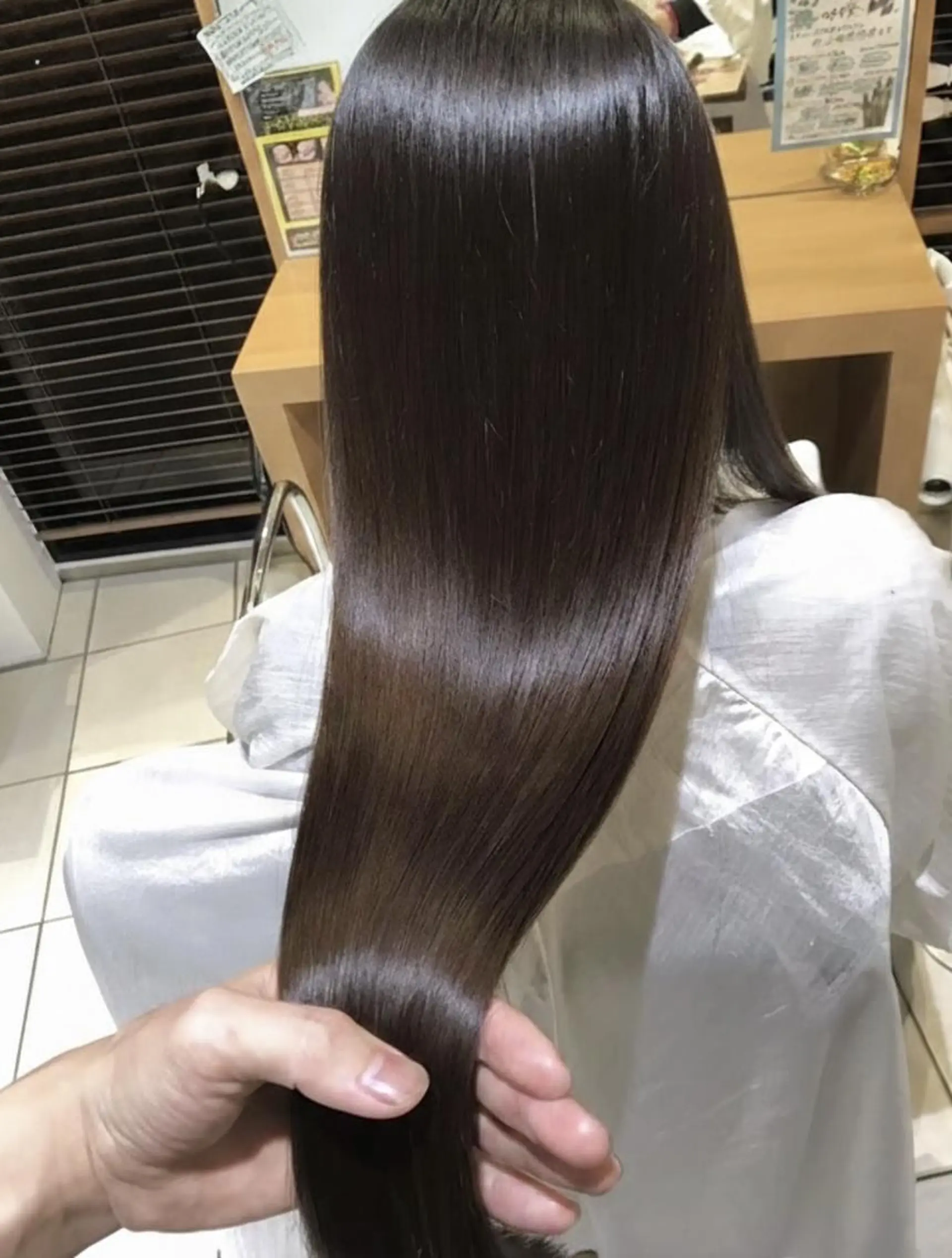 ロング パーマ 縮毛矯正 カット ヘアカラー 縮毛矯正 リピート90%超/縮 毛/酸性縮毛特化井口のヘアスタイル