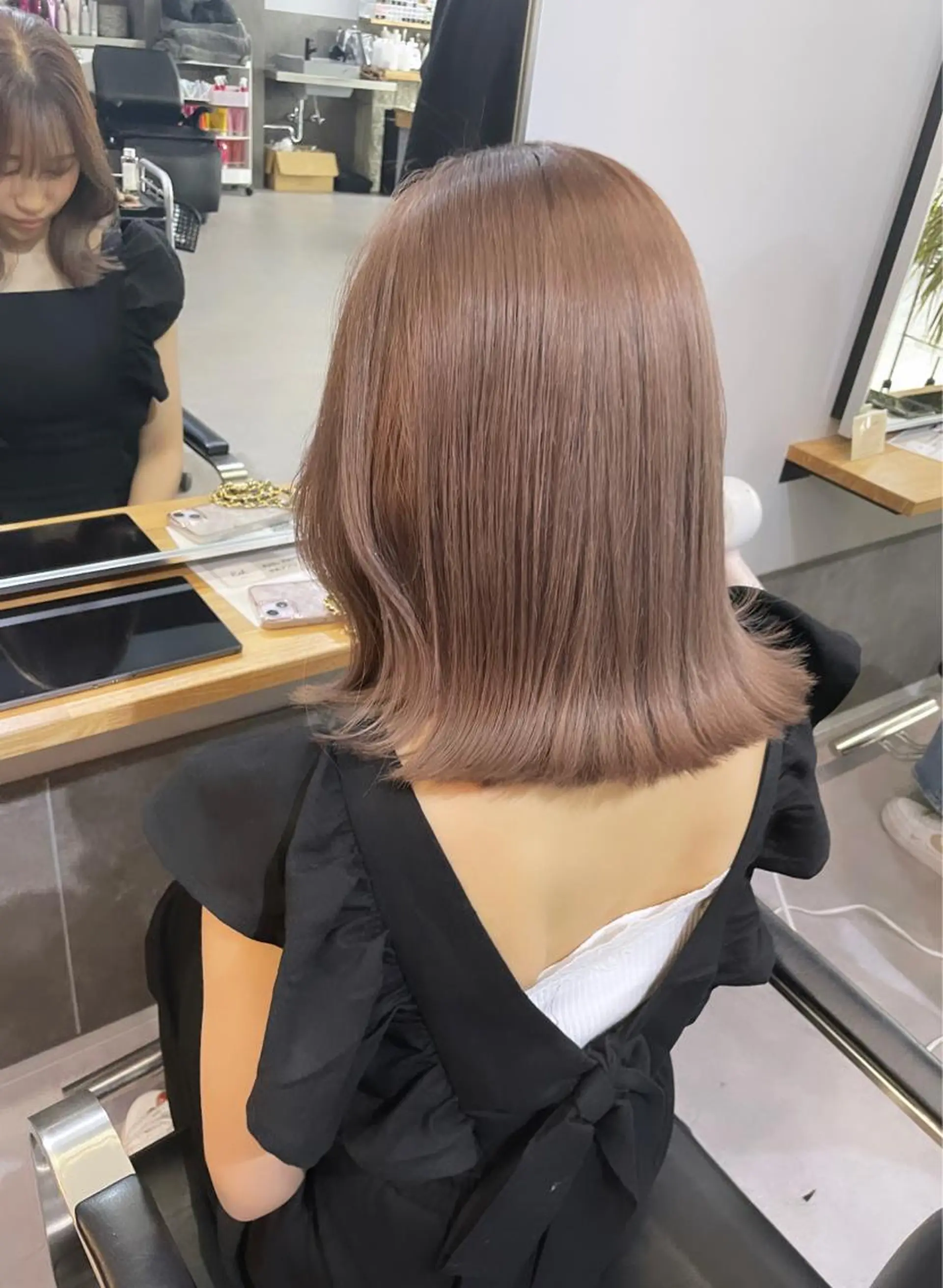 ミディアム カラー ミルクティーベージュ ❤︎レイヤー　MIAのヘアスタイル