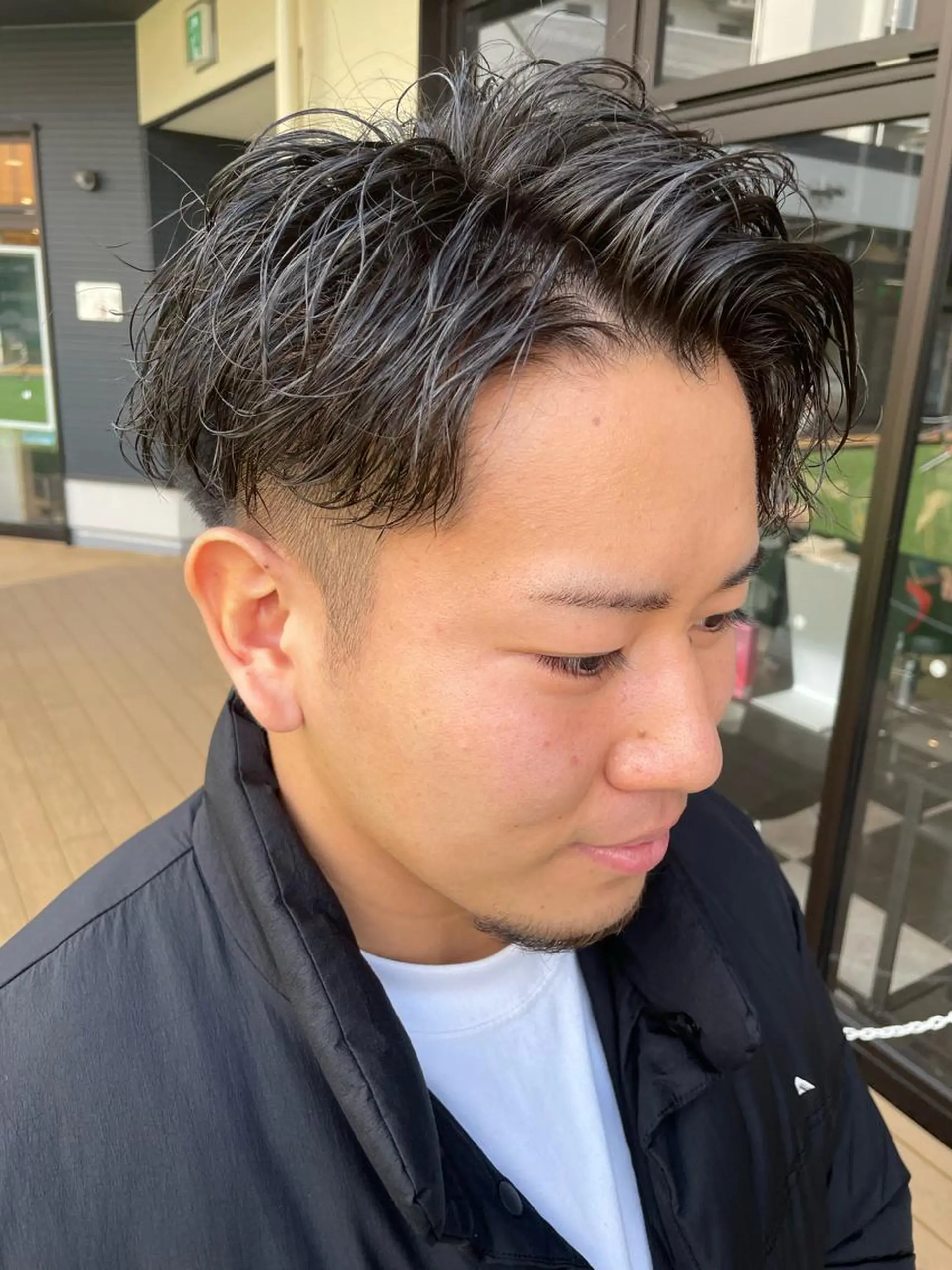 ショート パーマ メンズ アップバング マッシュ メンズパーマ ツイストスパイラルパーマ スパイラルパーマ メンズヘア特化 崎田 成人のヘアスタイル