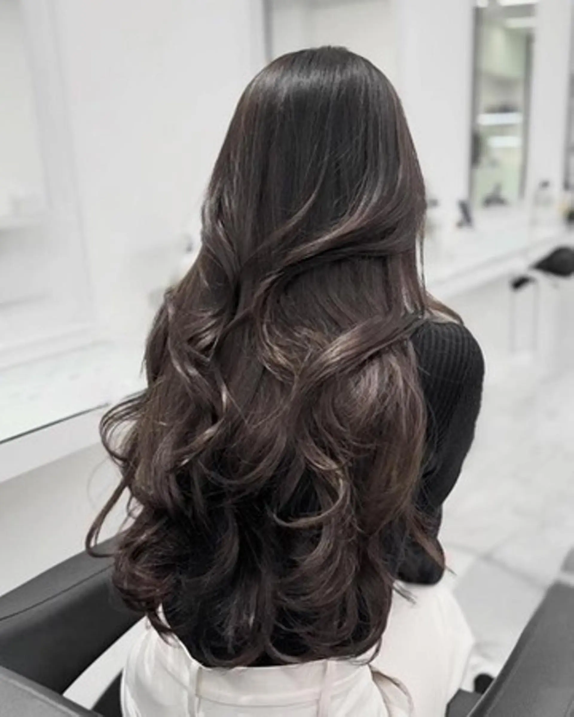 カラー ヘアカラー トリートメント 韓国×ワンホン風🫧 くびれヘア🐈‍⬛のヘアスタイル