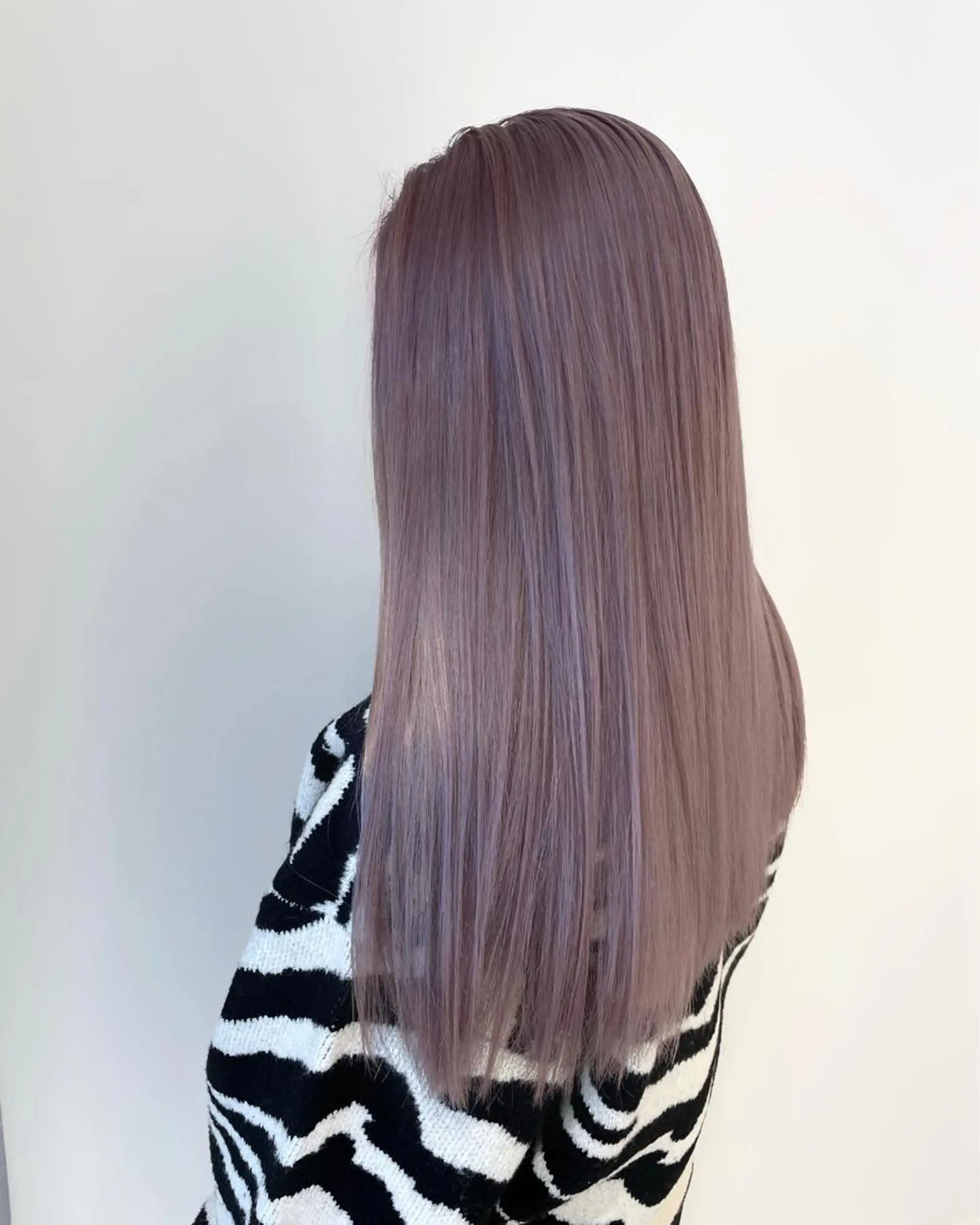 ロング カラー ブリーチ デザインカラー グレージュ ハイトーンカラー ラベンダーカラー 美髪カラー✨本間 貴広のヘアスタイル