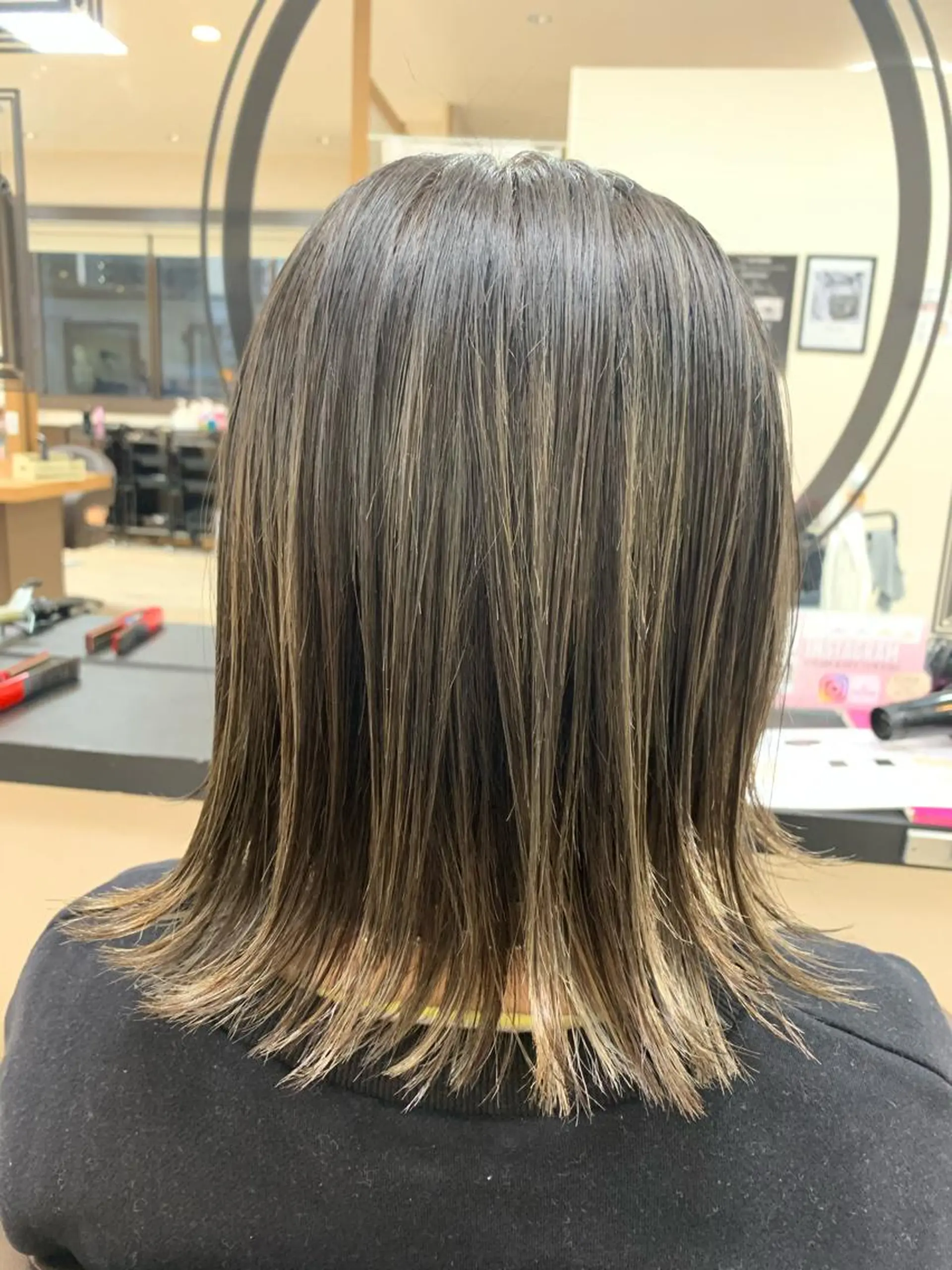 ミディアム カラー カット ヘアカラー トリートメント Lien 深井店のヘアスタイル