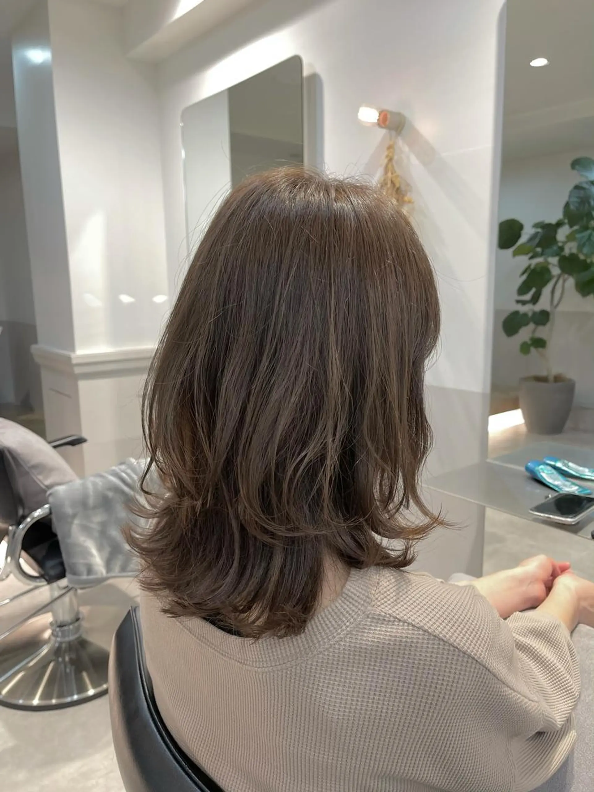 ミディアム オカダ ノゾミのヘアスタイル