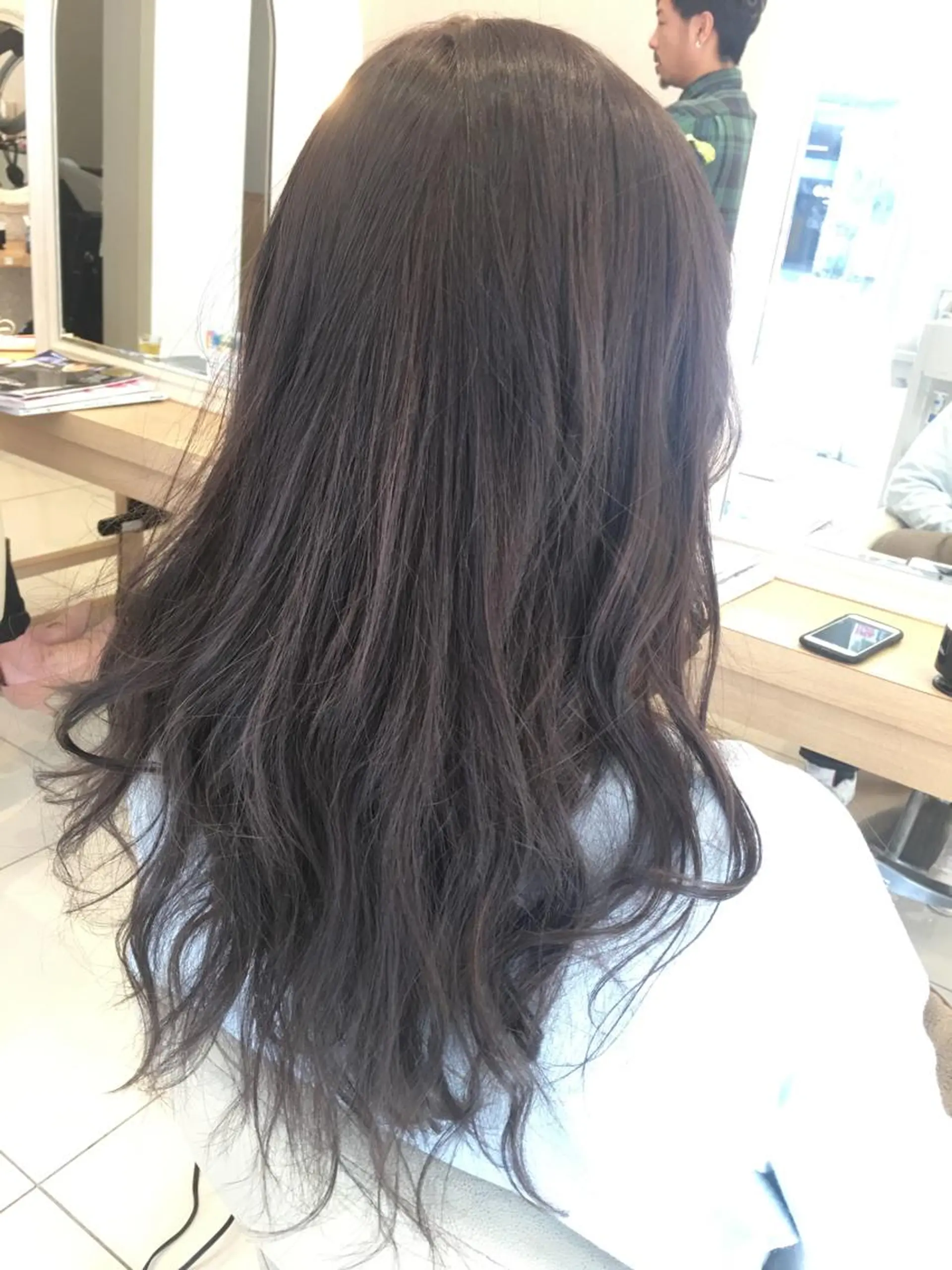 セミロング カラー アッシュ ベージュカラー グレージュ ハイライトカラー ハイライト 小田原NO1 美容師 飯田飛翔のヘアスタイル