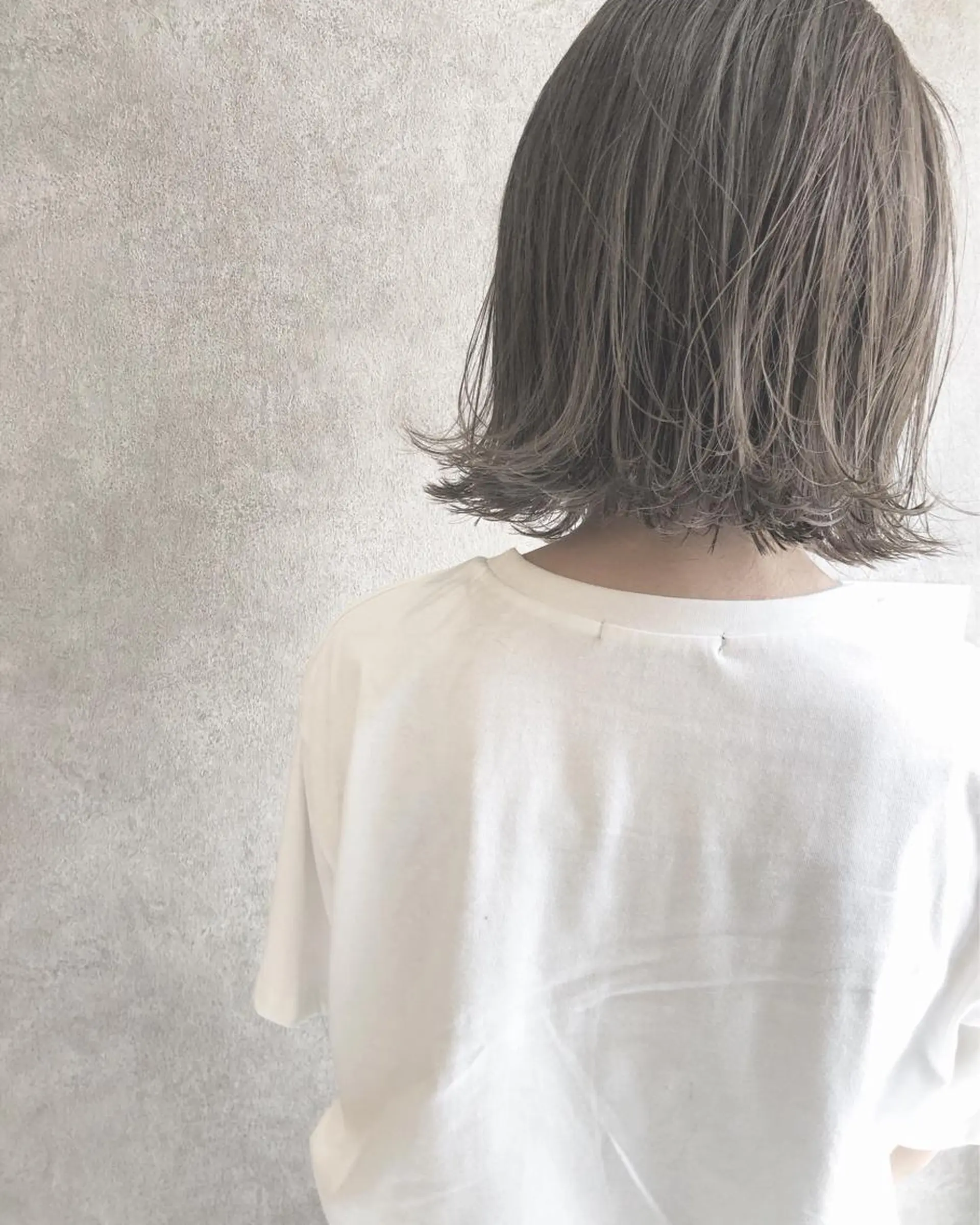 ショート カラー 顔周りレイヤー/韓国 ブリーチminamiのヘアスタイル