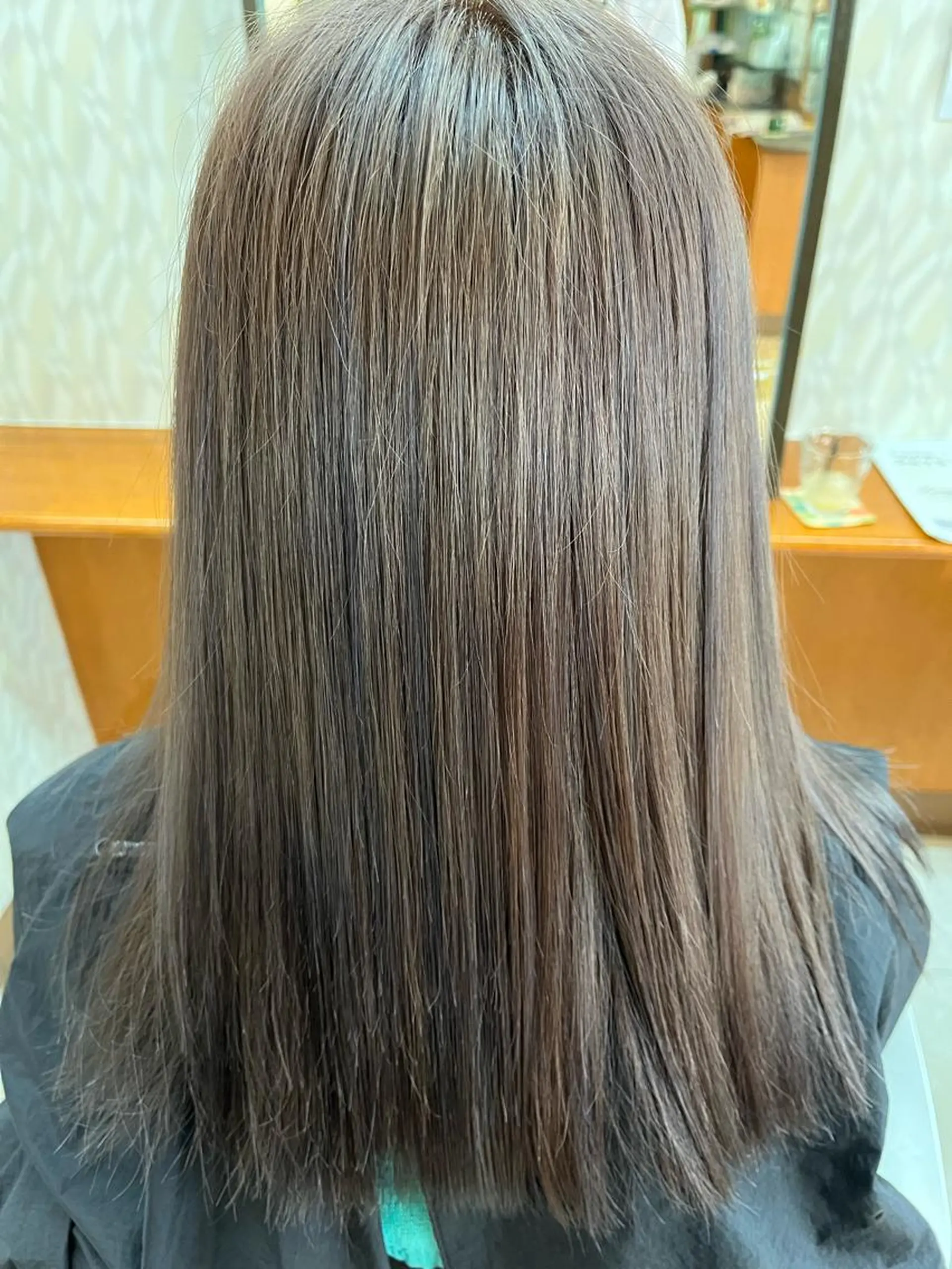 セミロング カラー 熊谷 はつなのヘアスタイル