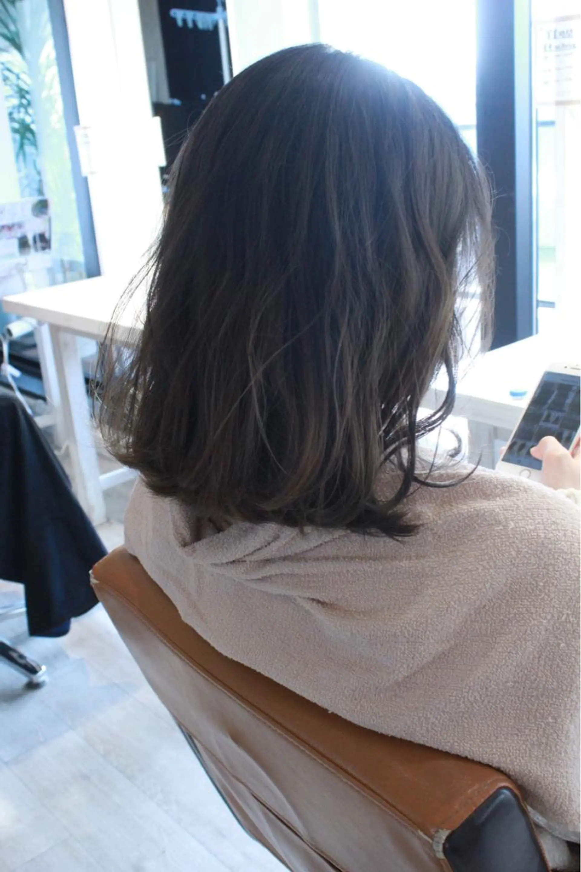 ミディアム カラー アッシュ ベージュカラー 髪質改善＆縮毛矯正 三上大地のヘアスタイル