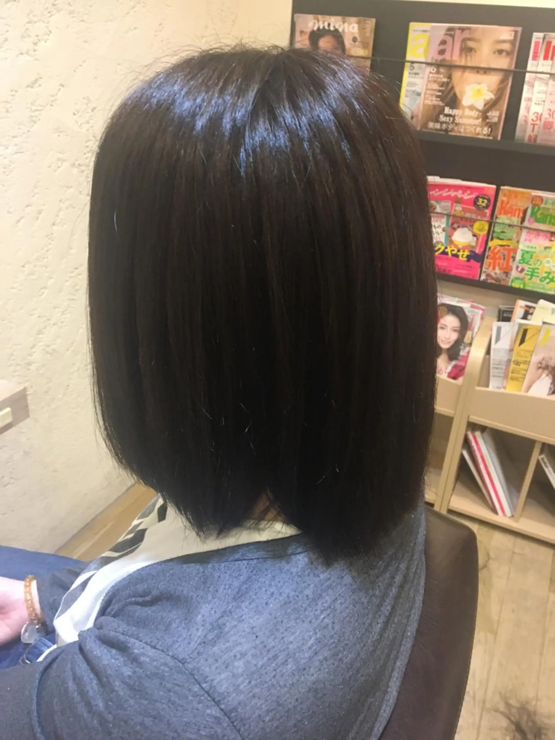 ミディアム 玉邑 美菜のヘアスタイル