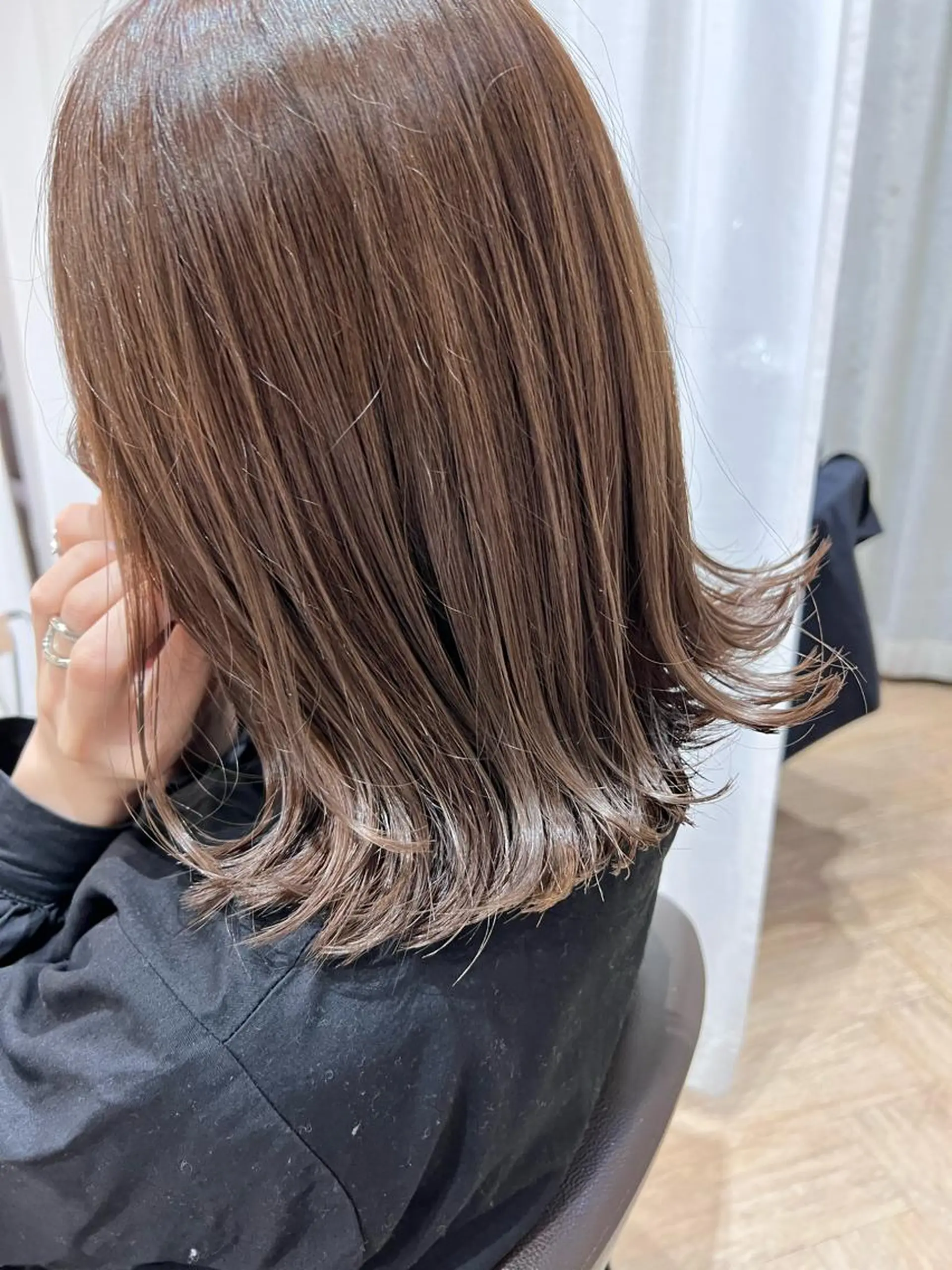 ミディアム カラー ベージュカラー ブリーチ ミルクティーベージュ ブリーチなしカラー AVANCE.西宮北口所属・白髪ぼかし/髪質改善 梅原響輝のヘアスタイル