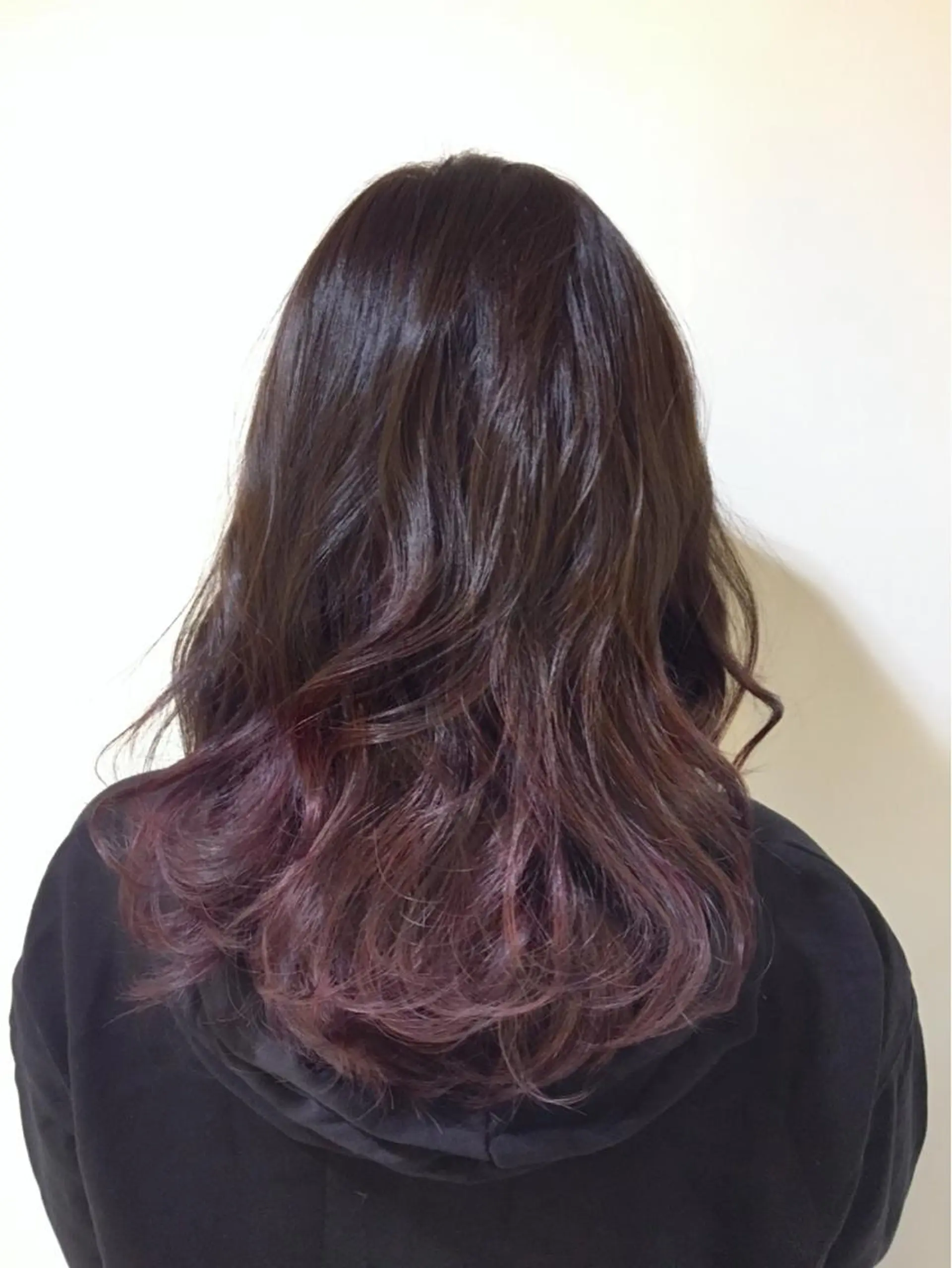 セミロング カラー ブラウンカラー ダークブラウン グラデーションカラー ピンクカラー バイオレットカラー カット ヘアカラー トリートメント ぱつっとボブ/ 小野あかねのヘアスタイル