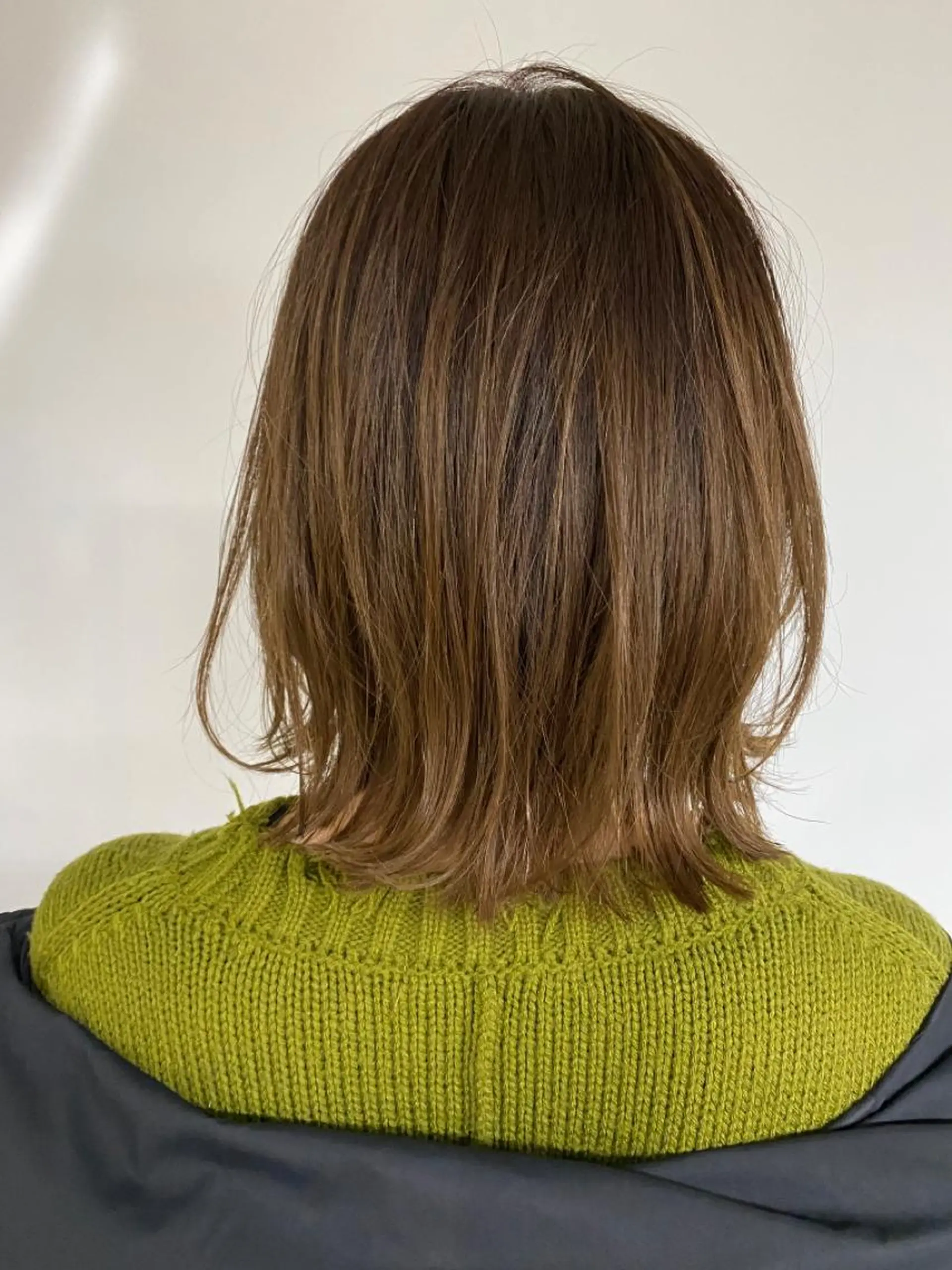 ミディアム カラー KOOKI スティードトーキョーのヘアスタイル