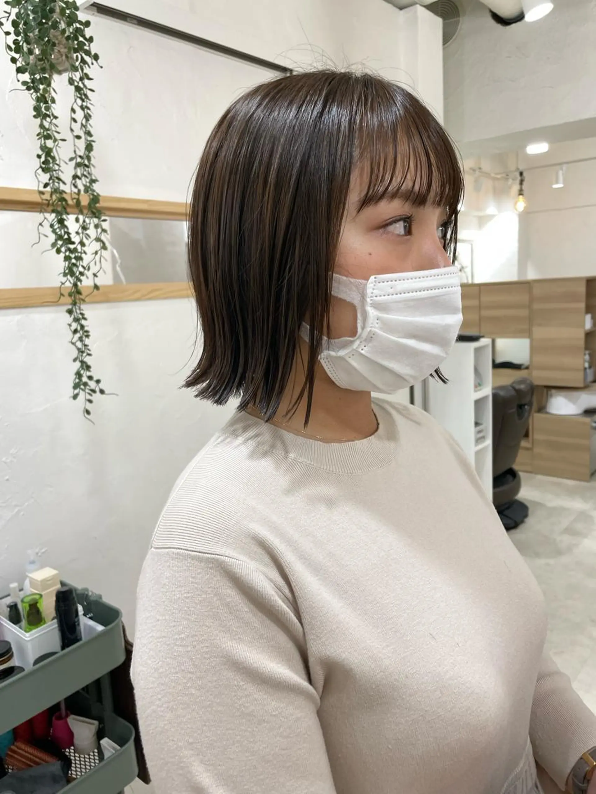 ミディアム 切りっぱなしボブ ミディアムパーマ ボブ ハイライト ウルフカット カット 銀座No.1髪質改善 縮毛矯正/本木のヘアスタイル