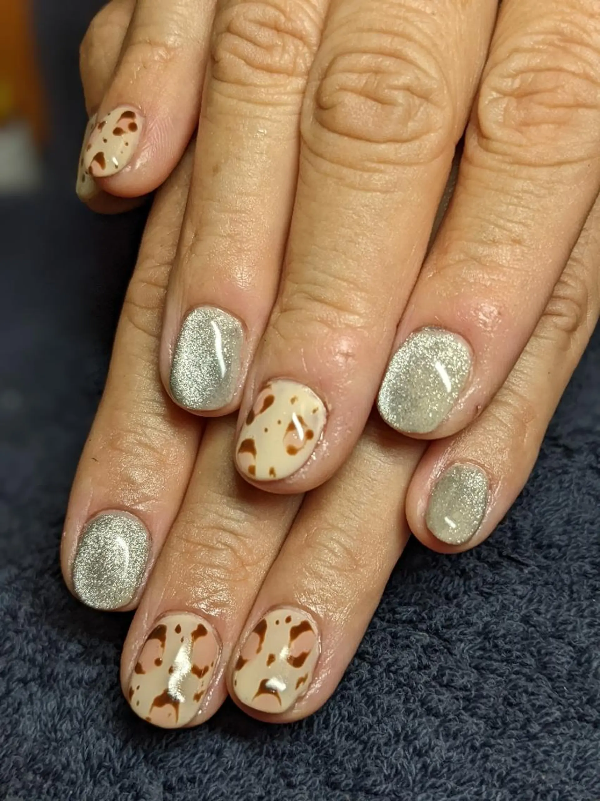 ミディアム ネイル ジェルネイル マグネットネイル その他(ネイル) yuu -joynailのネイルデザイン