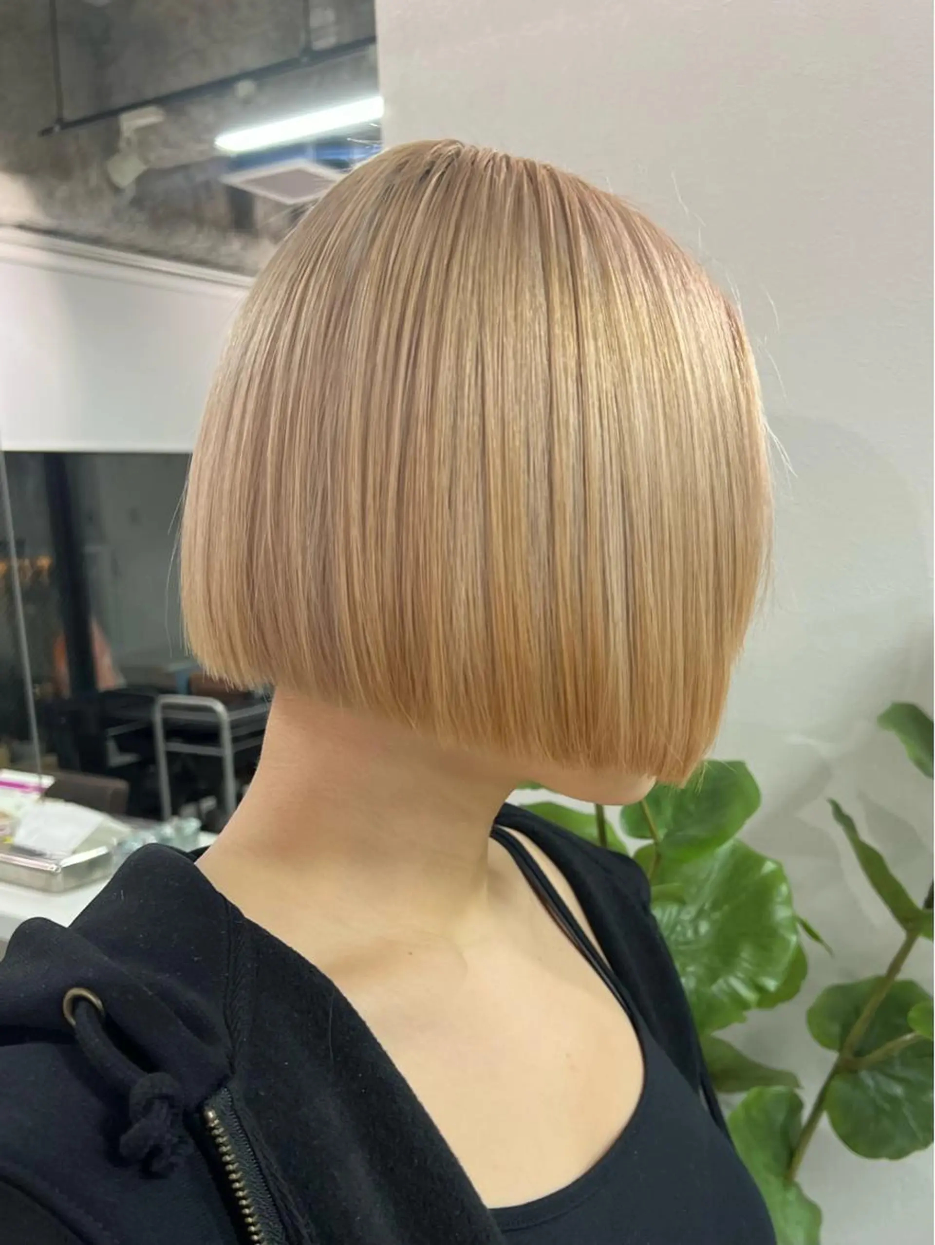 ショート カラー ヘアカラー トリートメント ハイトーン&髪質改善 ＆韓国エクステ🤎のヘアスタイル