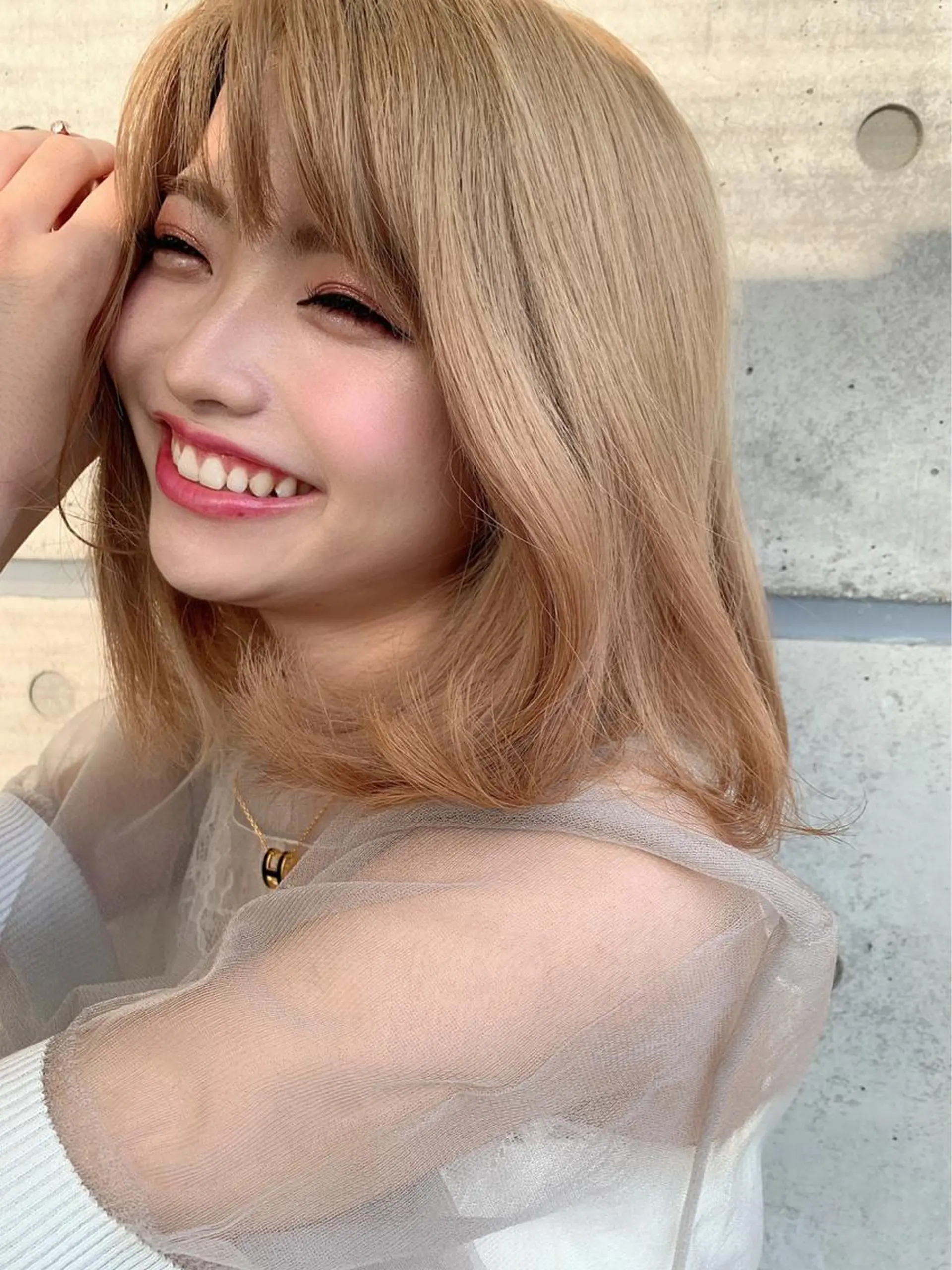 ミディアム カラー ヘアアレンジ ハイトーンカラー 透明感×韓流ハイ トーン🫧RYUTAのヘアスタイル