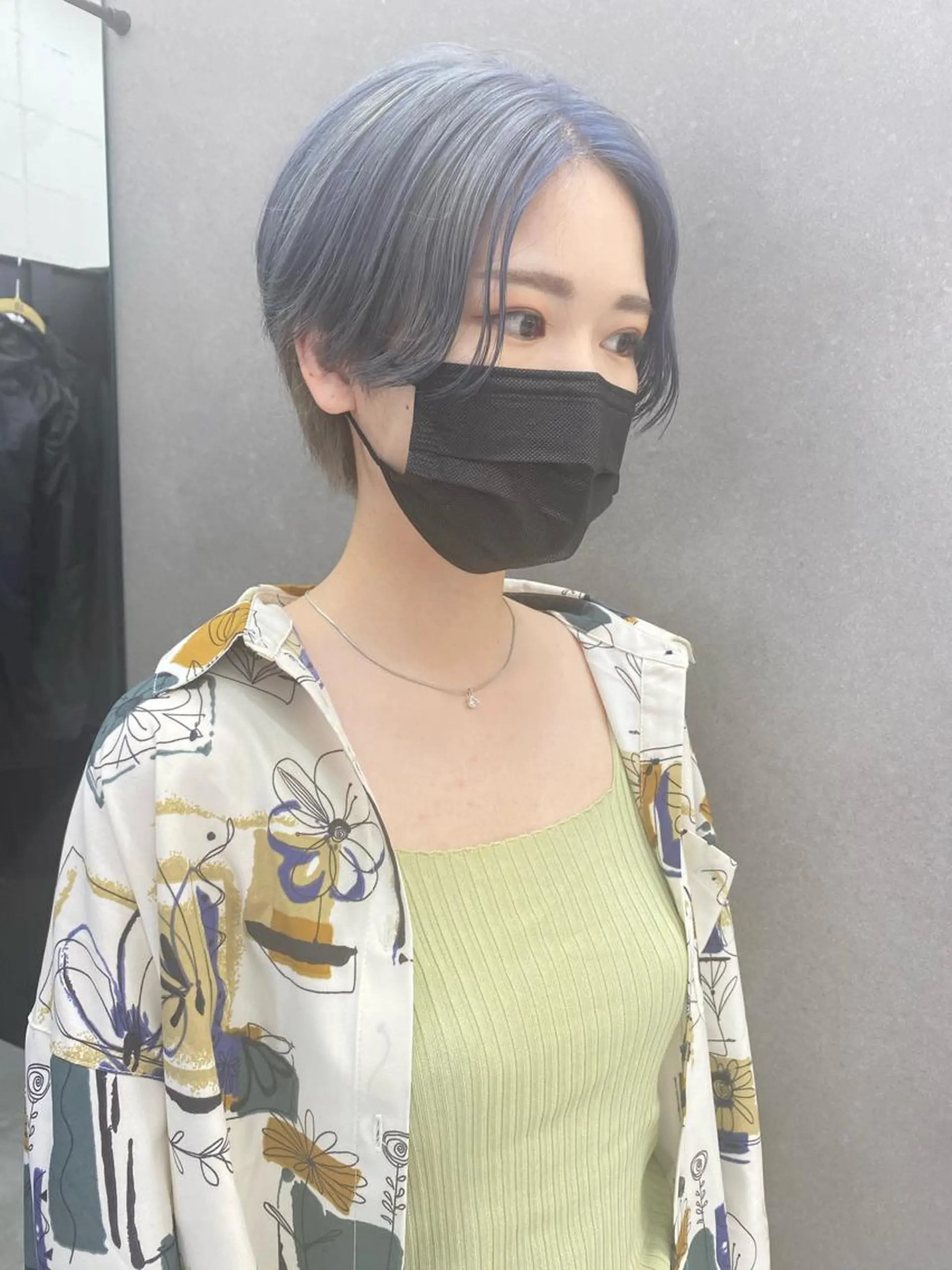 ショート カラー パーマ ヘアアレンジ メンズ キッズ ネイル マツエク・マツパ メンズインナーカラー デザインカラー インナーカラー ショートヘア ショートネイル 韓国🇰🇷レイヤー カットオリーブカラーのヘアスタイル