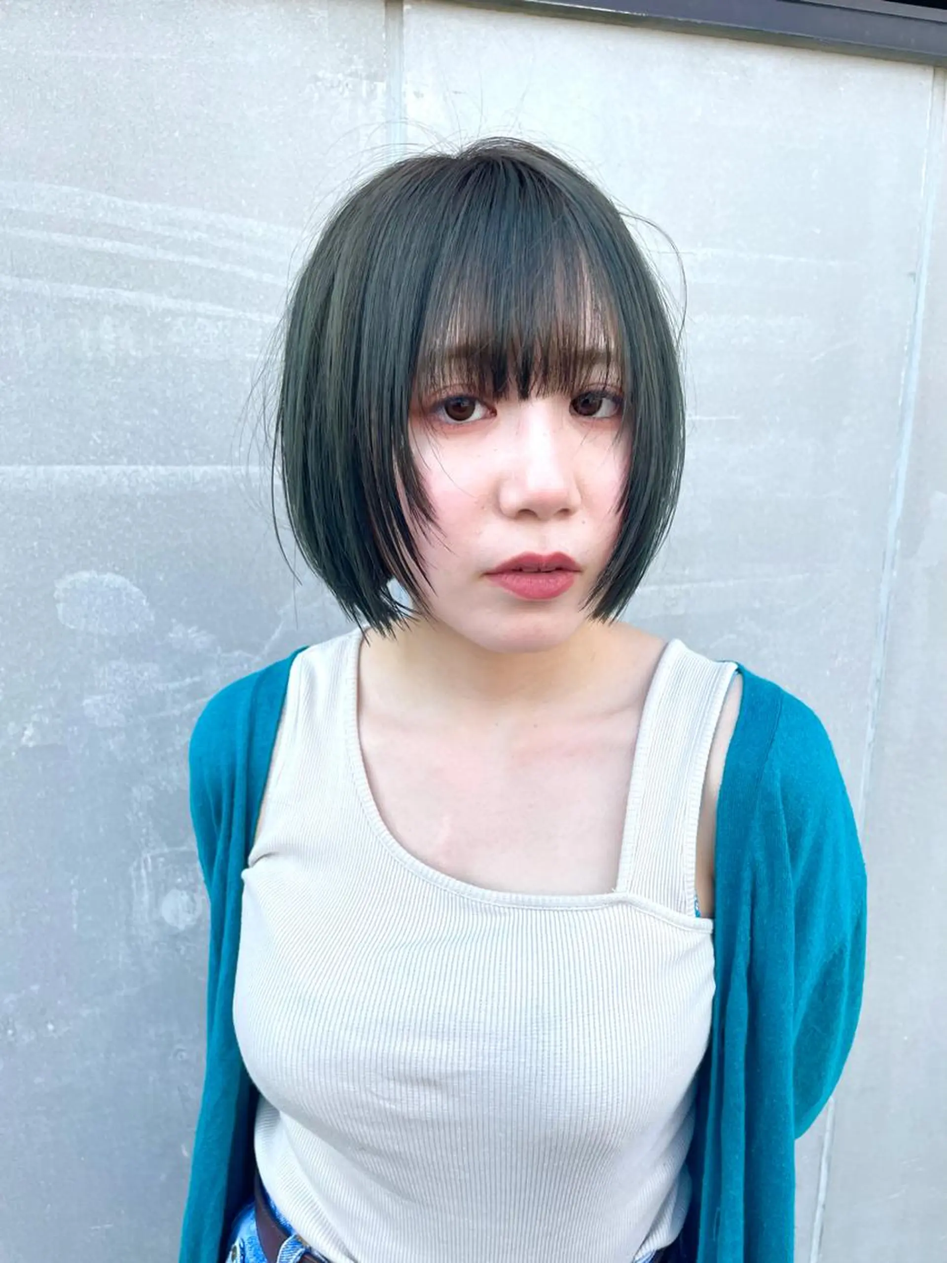 ミディアム カラー ボブ 顔まわりレイヤー 顔周りカット レイヤーカット 小顔カット LOBBY HIMERIのヘアスタイル