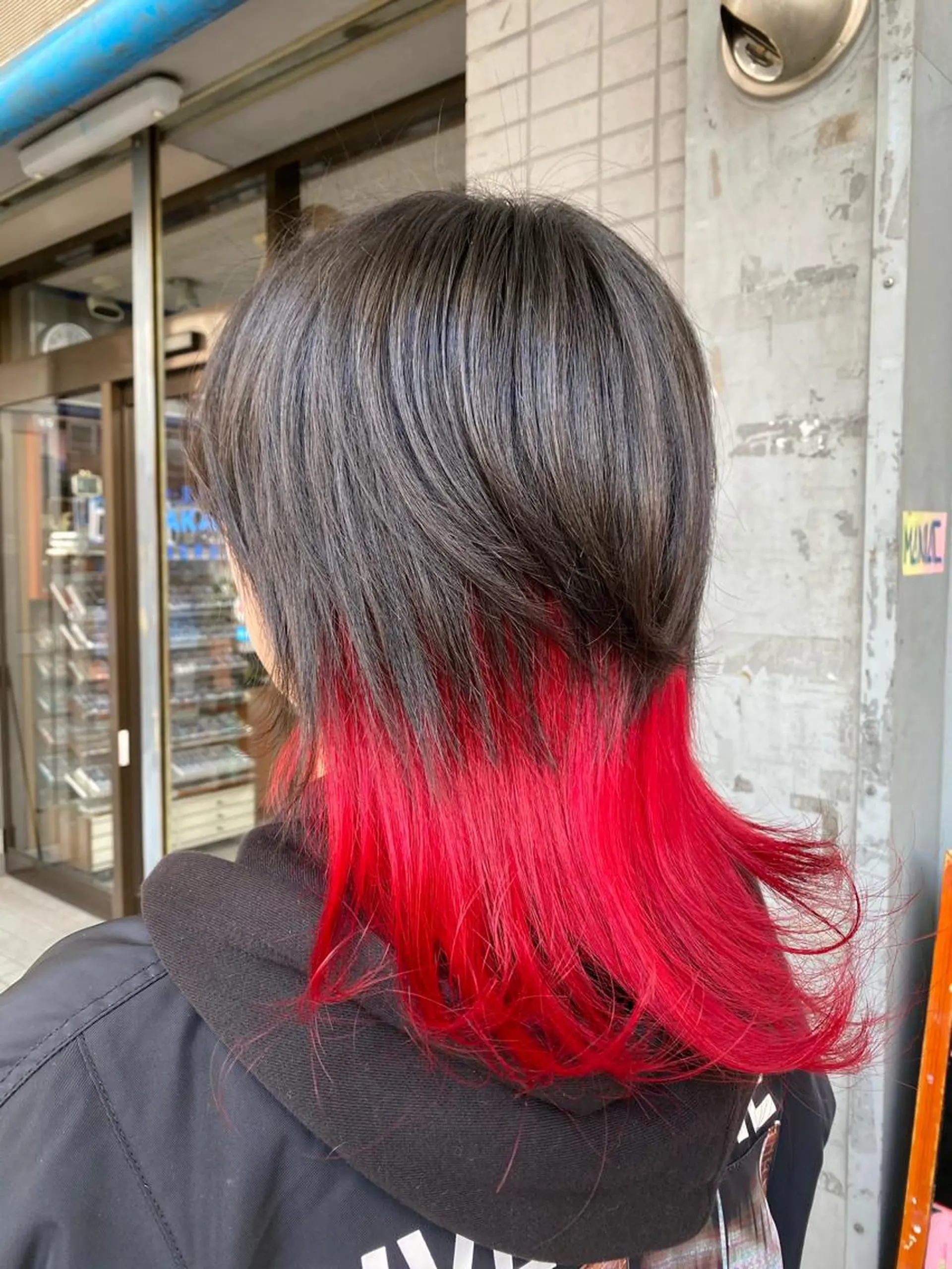 ミディアム ウルフカット ヘアカラー ゆぴ☾‪/推しカラー /ハイトーンのヘアスタイル