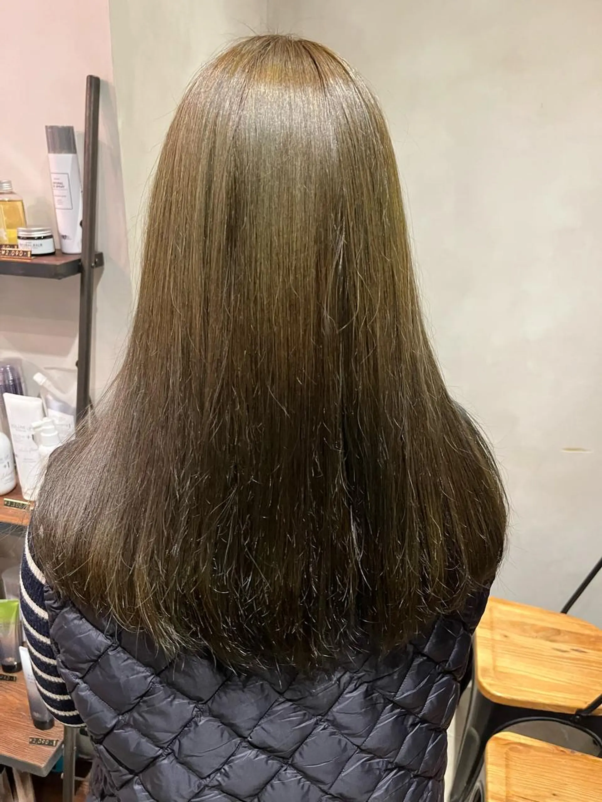 ロング カラー ベージュカラー ブリーチ ブリーチなしカラー オリーブベージュ オリーブカラー ヘアカラー 🍀カット／カラー/ パーマ🍀Earthのヘアスタイル