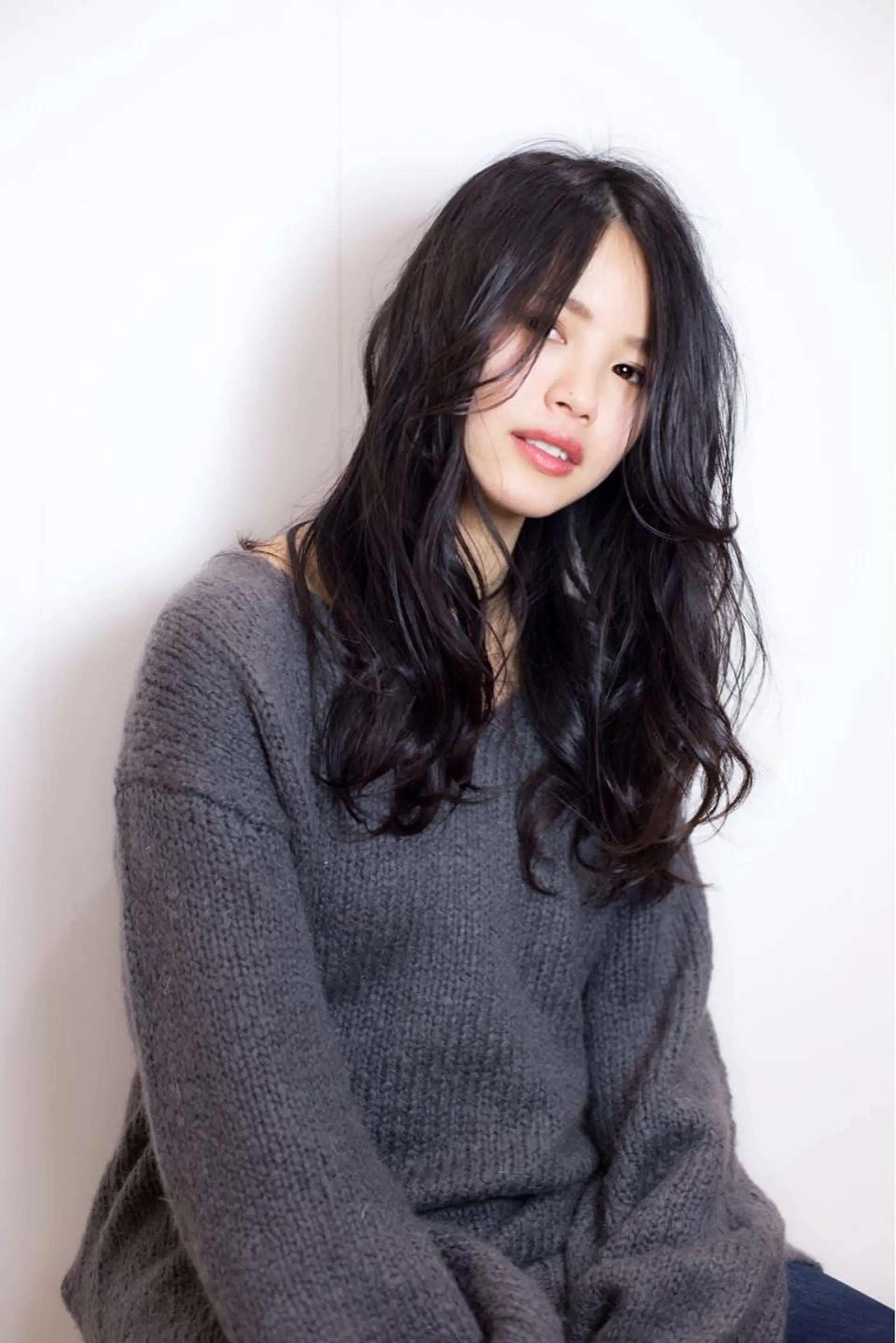 ロング ミドウチ アヤカのヘアスタイル