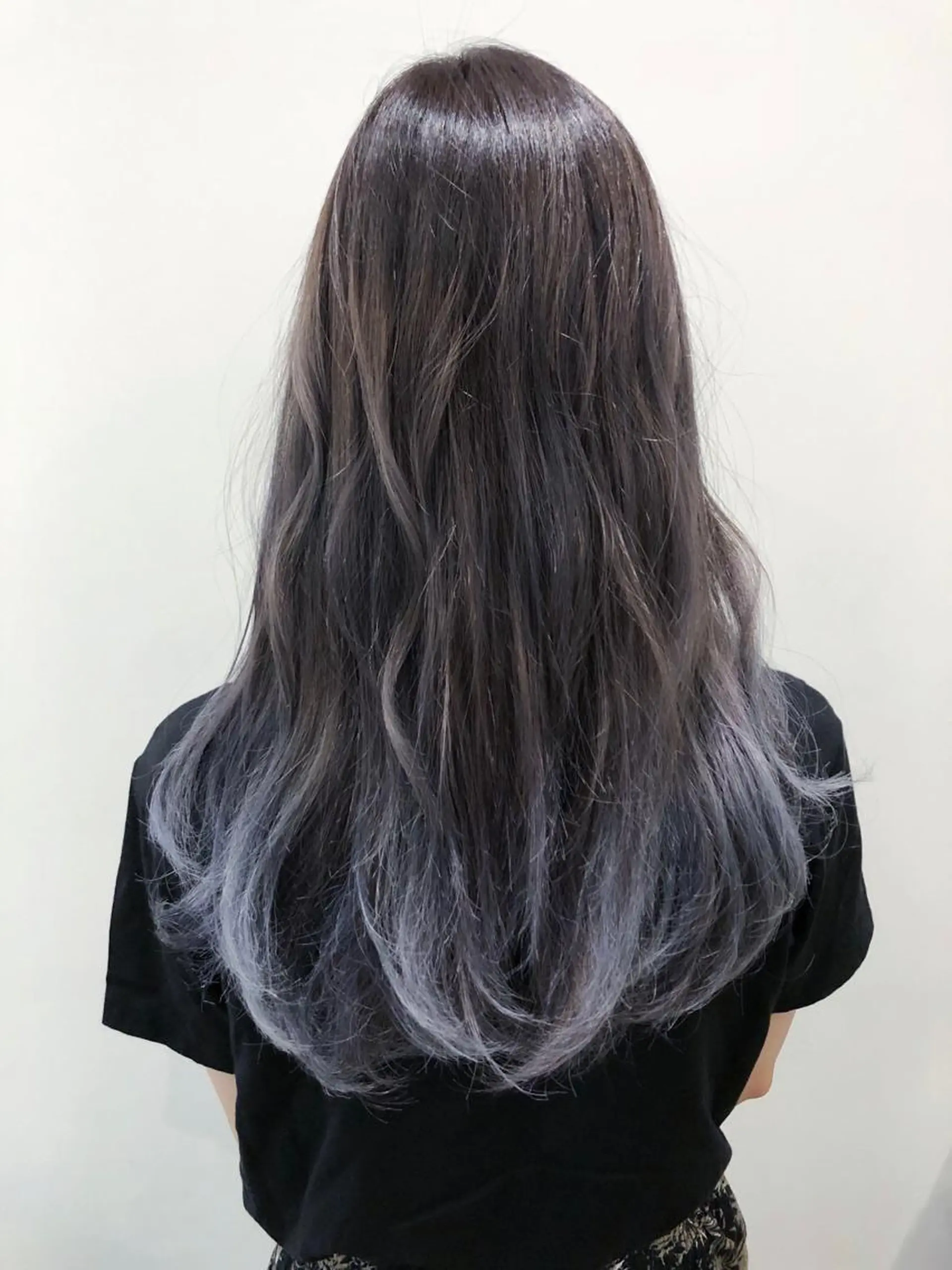 セミロング カラー ﾊｲﾄｰﾝ/ｶﾗｰ/ 用賀/稲若健太郎のヘアスタイル