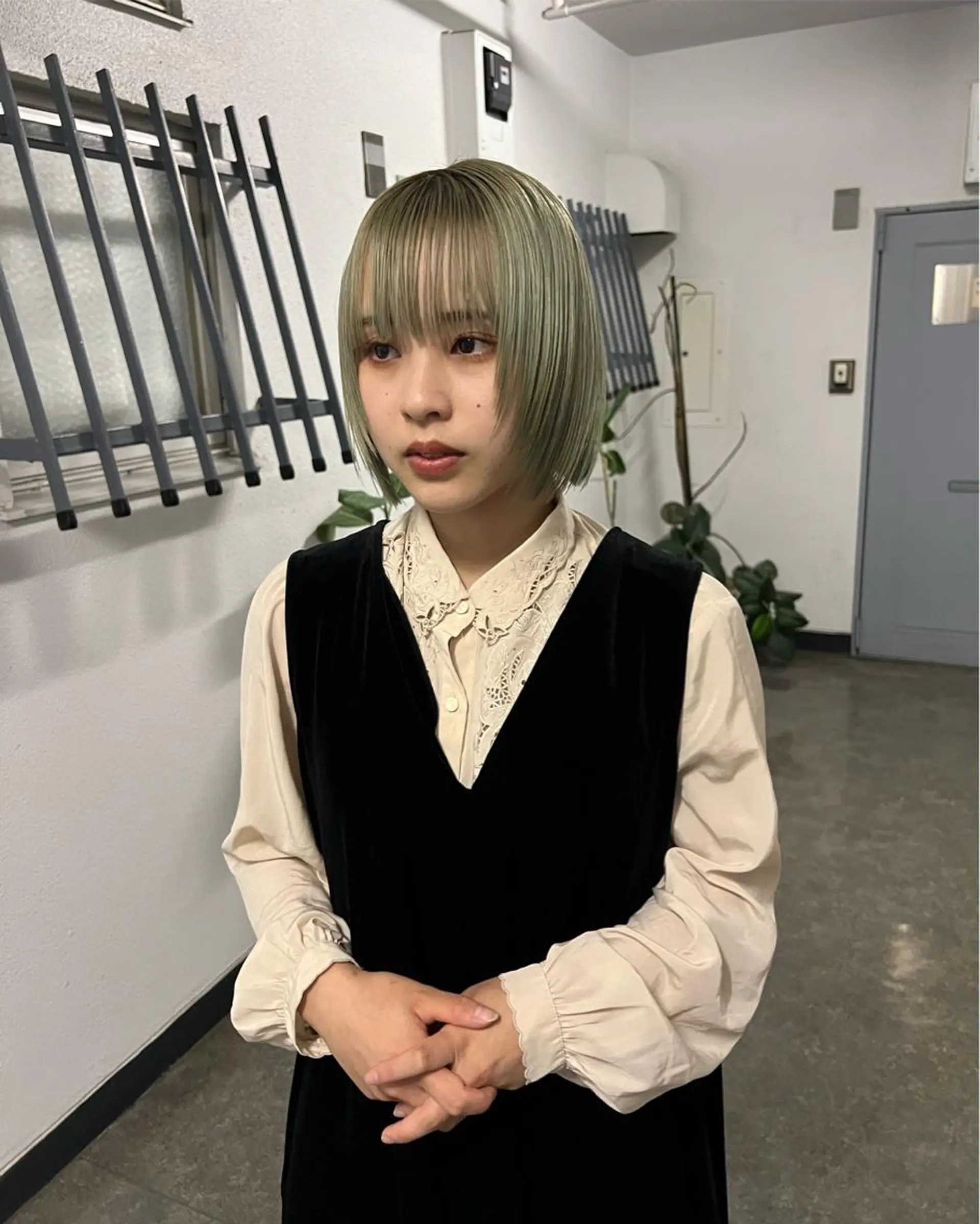 ショート カラー ブリーチ ミント 退色まで透明感ある ダブルカラー/リクのヘアスタイル