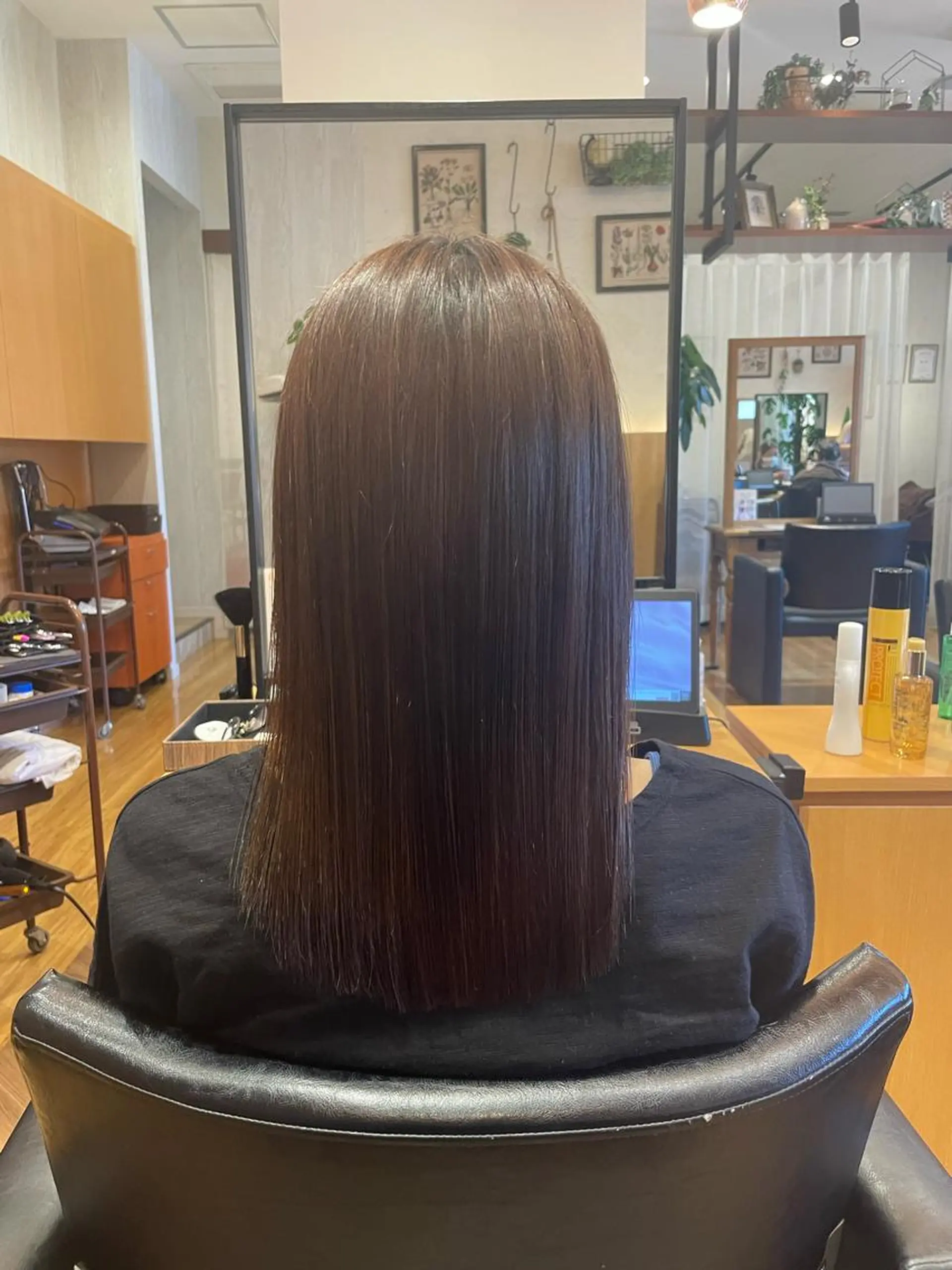 セミロング パーマ ✨️大人ショート 髙橋朋花のヘアスタイル