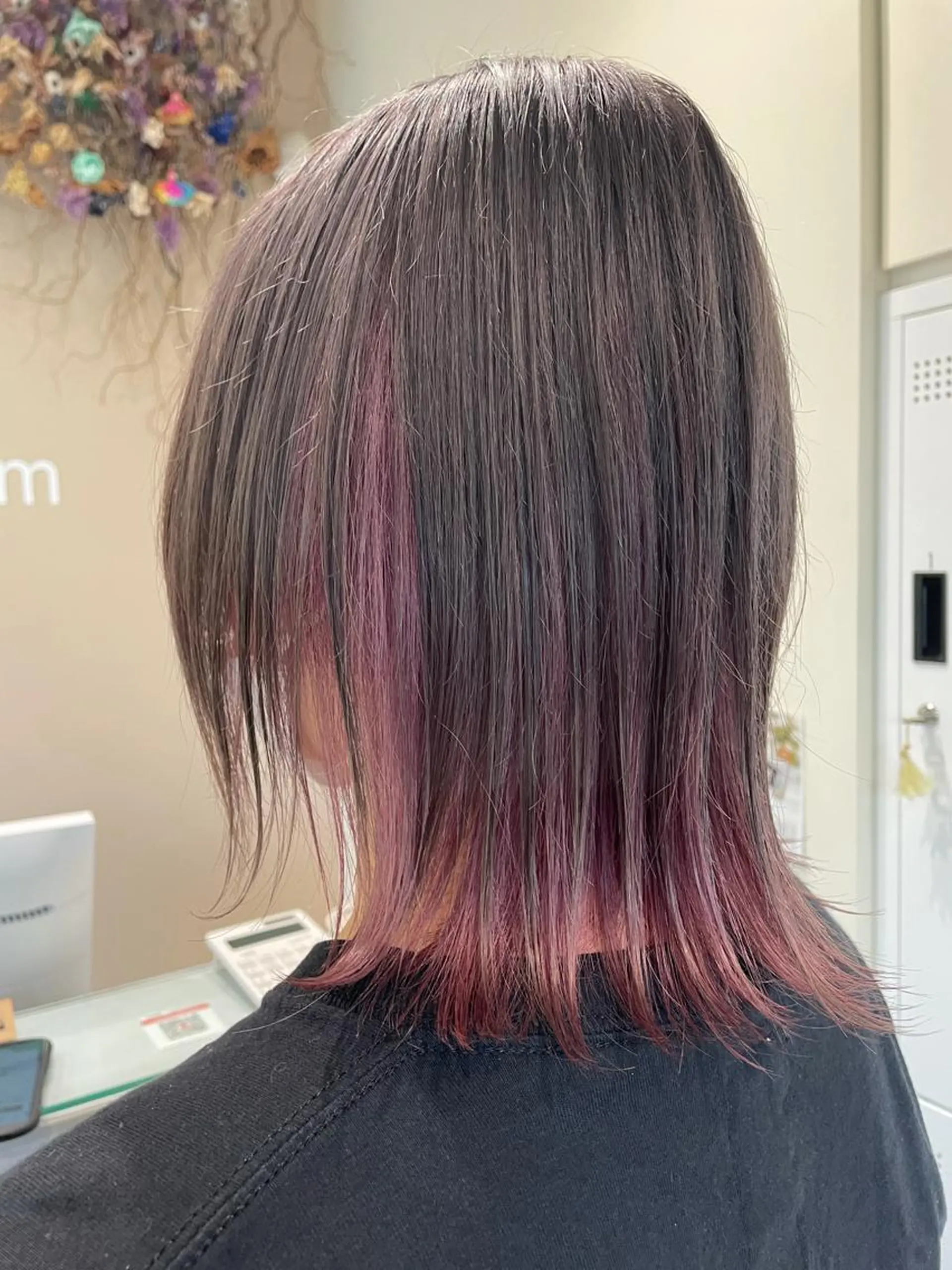 ミディアム カラー ブリーチ ボブ/インナーカラー /眉毛/Miyuのヘアスタイル