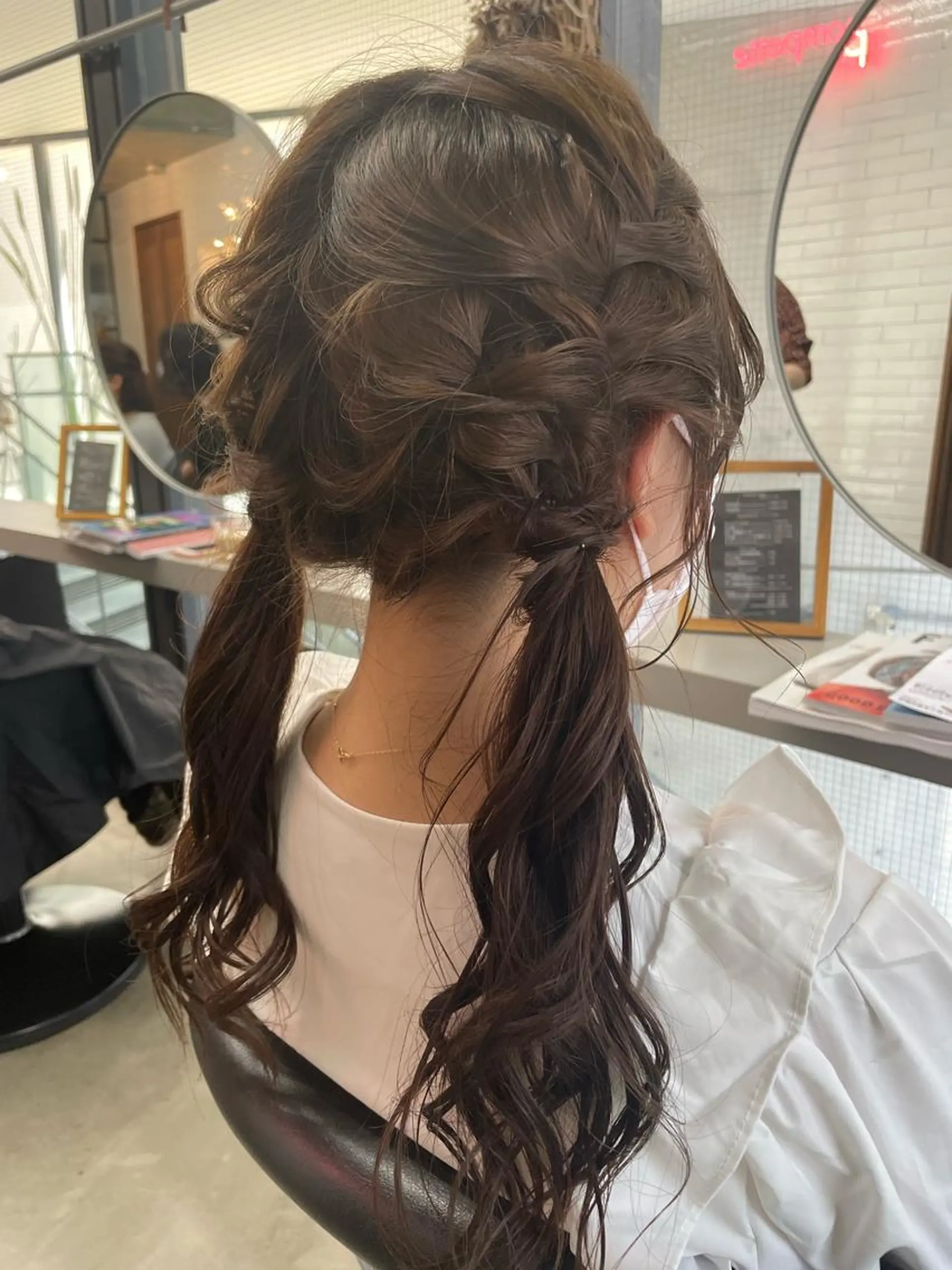 ロング ヘアアレンジ ツインテール やすだ しおりのエステ・リラクイメージ