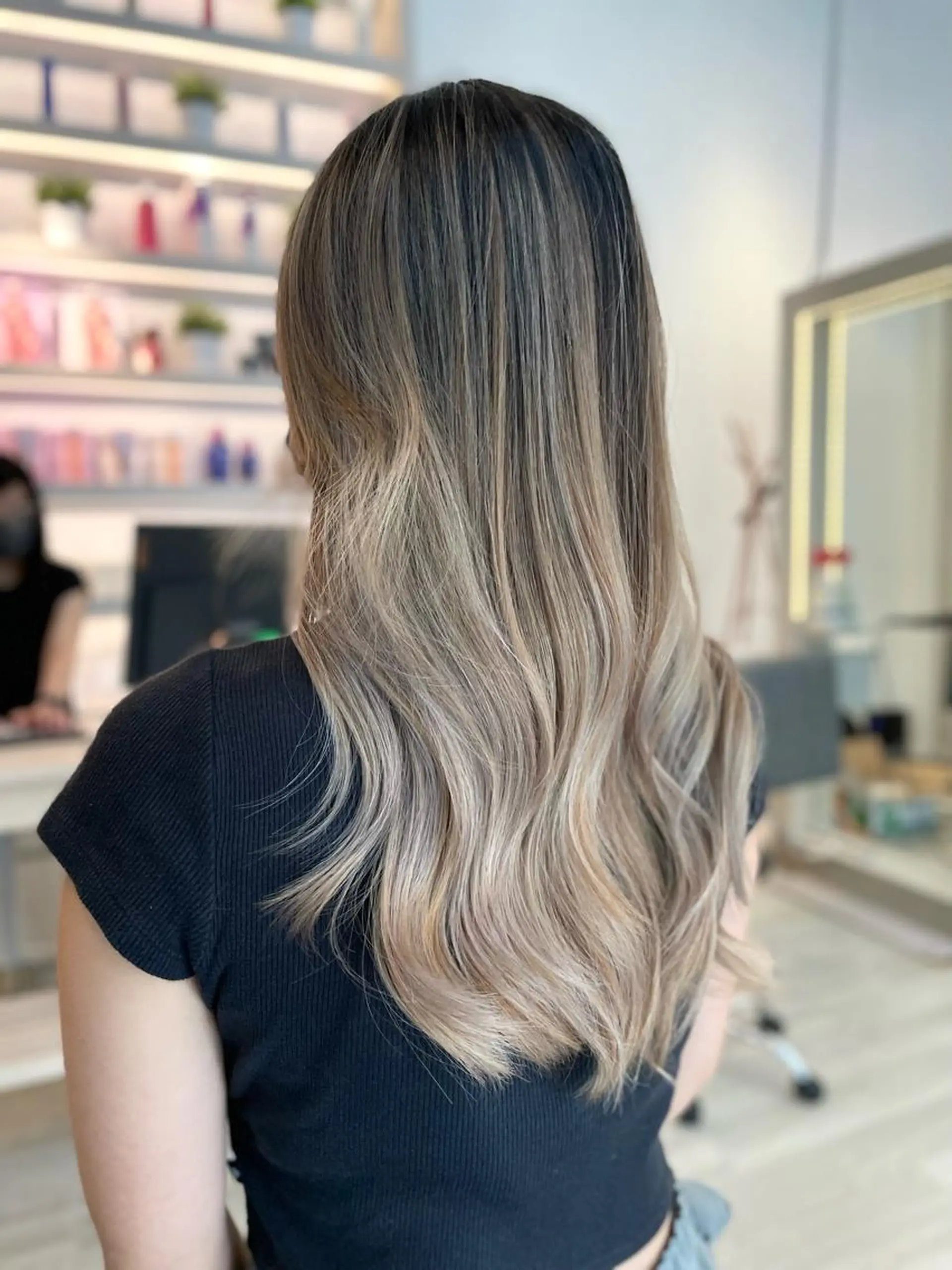 ロング カラー カット ヘアカラー トリートメント Akane レイヤー/艶カラーのヘアスタイル