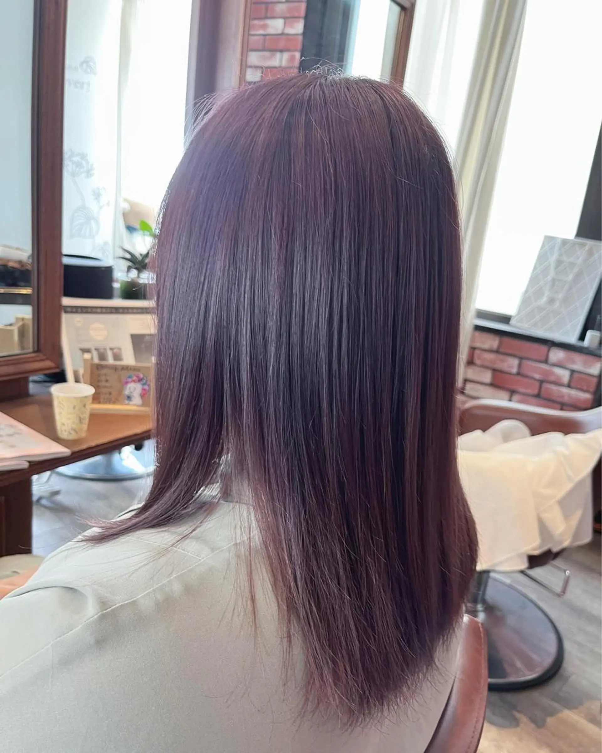 ミディアム カラー 眞壁 華子のヘアスタイル