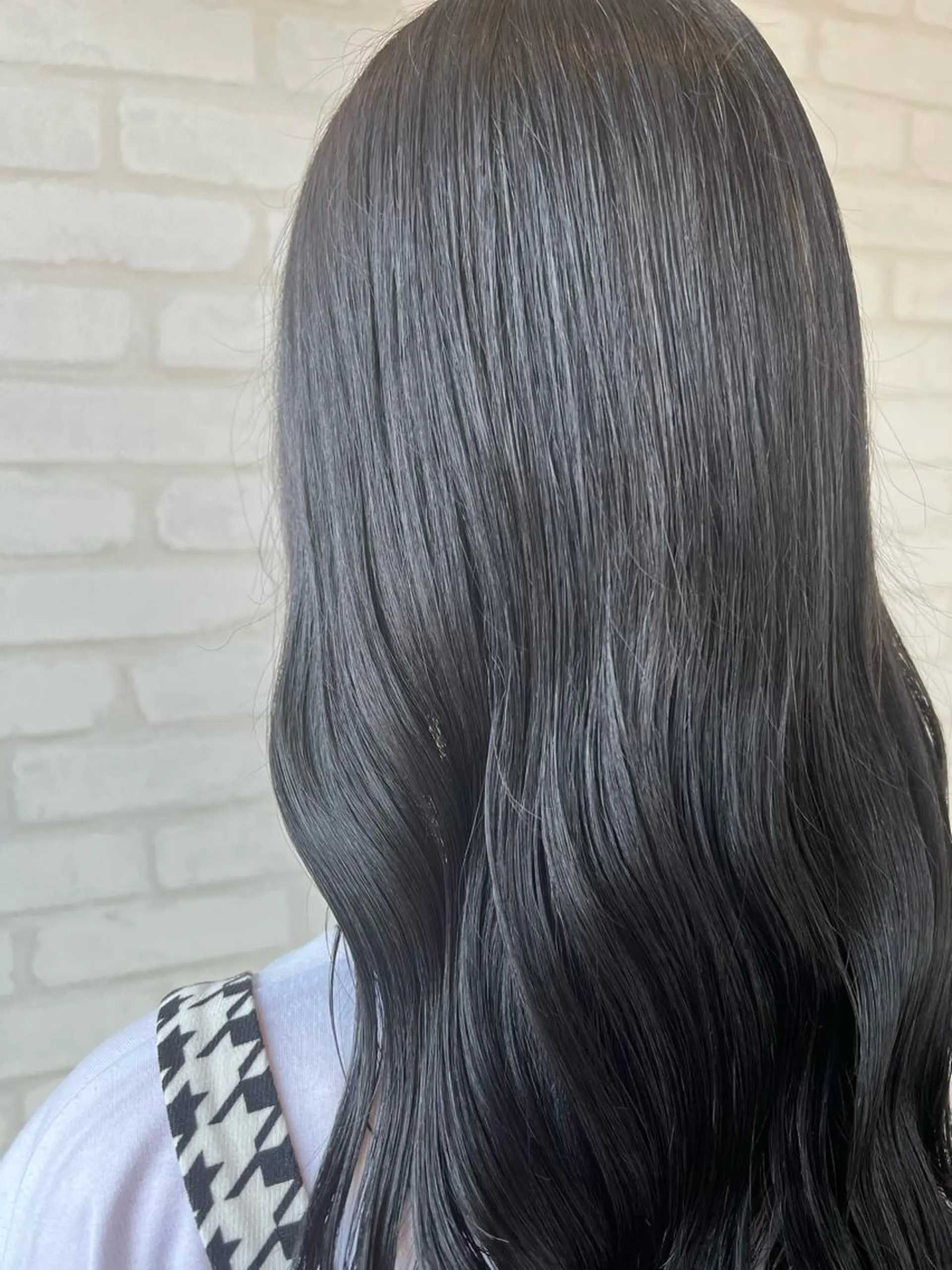 ロング カラー ヘアカラー 石崎 真維のヘアスタイル