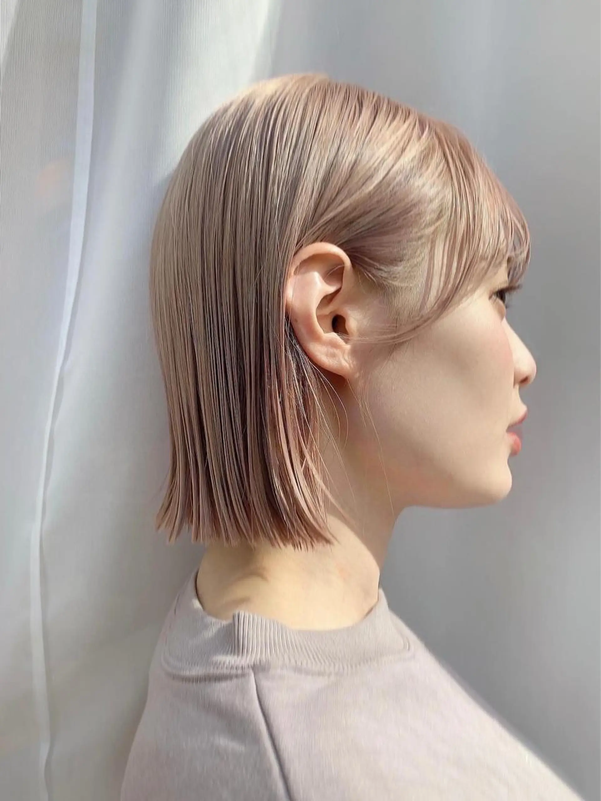 ショート カラー ベージュカラー ブリーチ ケアブリーチ 透明感カラー グレージュ カット ヘアカラー トリートメント レイヤー専門家 ダブルカラー修のヘアスタイル